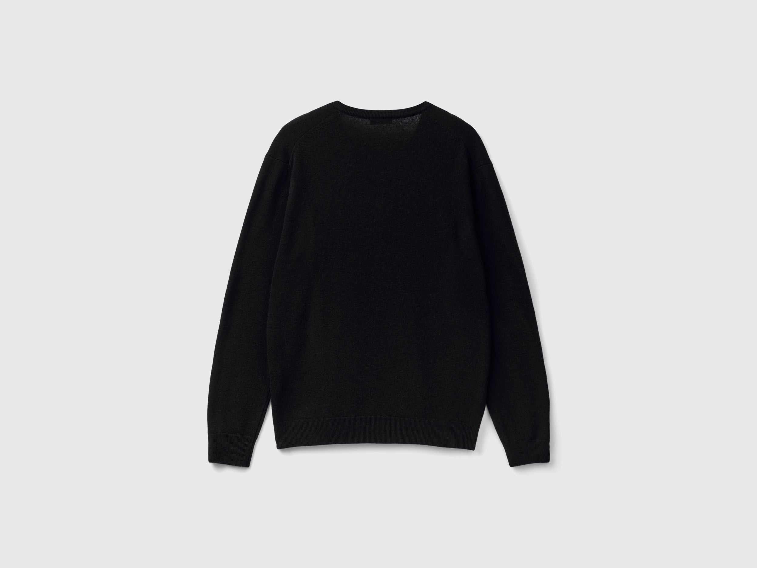 Camisola decote em V preta em pura lã Merino - ucb_image_BS