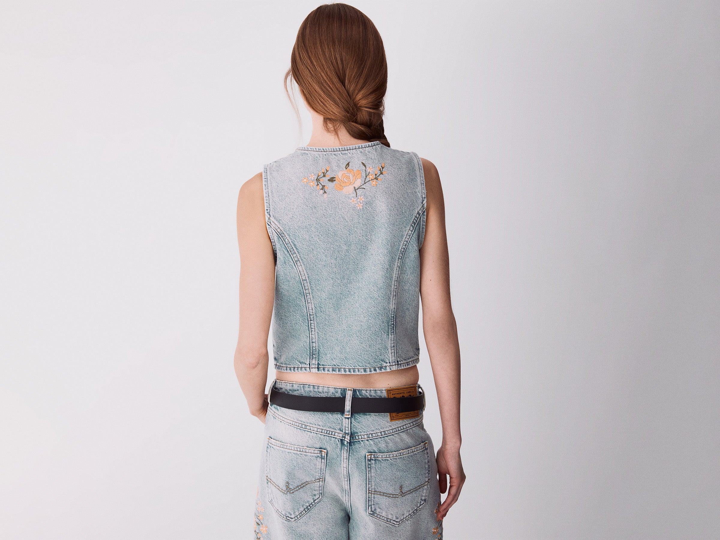 Colete de jeans com rosas - ucb_image_B