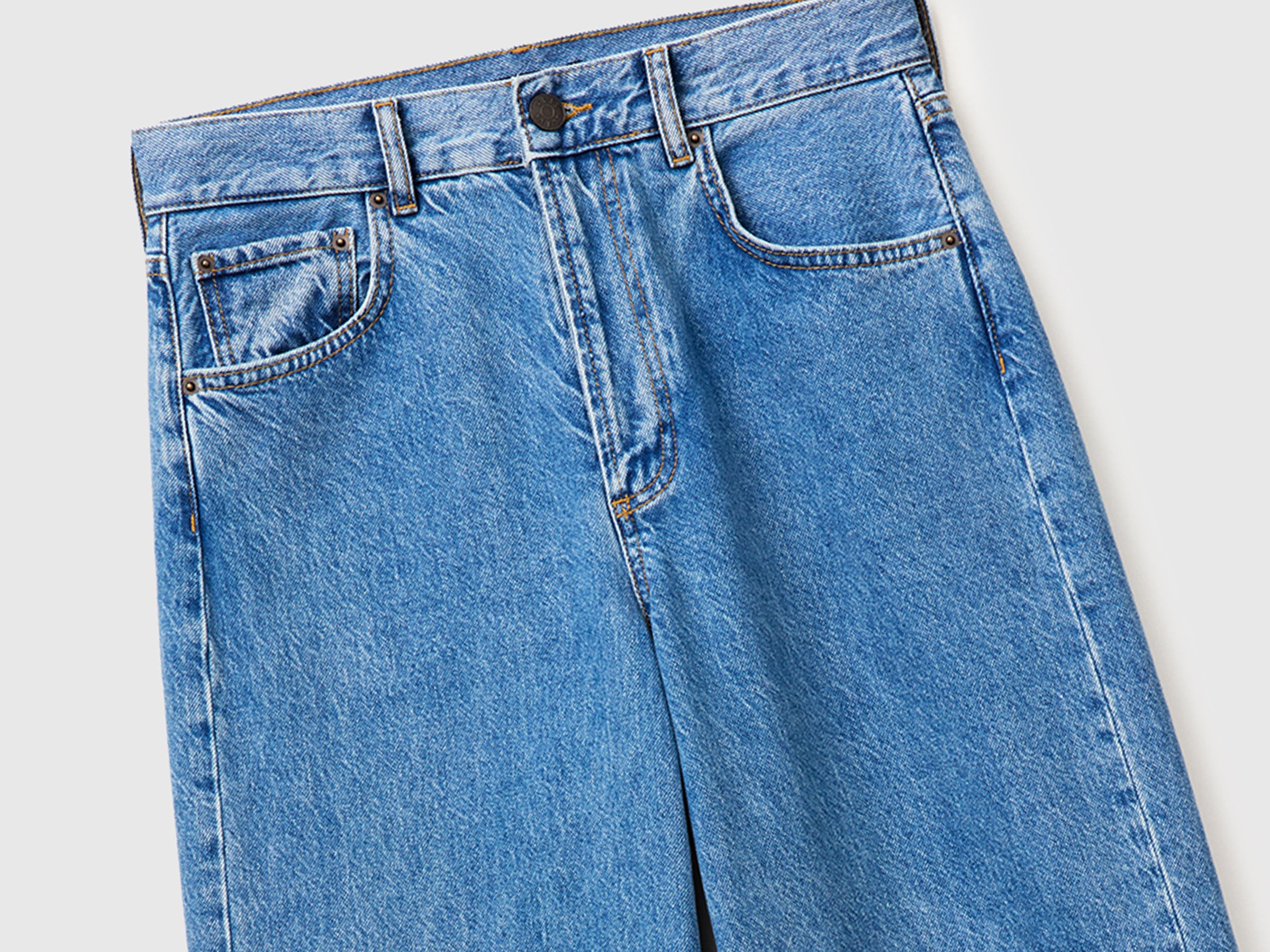 Jeans cropped com dobra lavagem clara - ucb_image_DS1