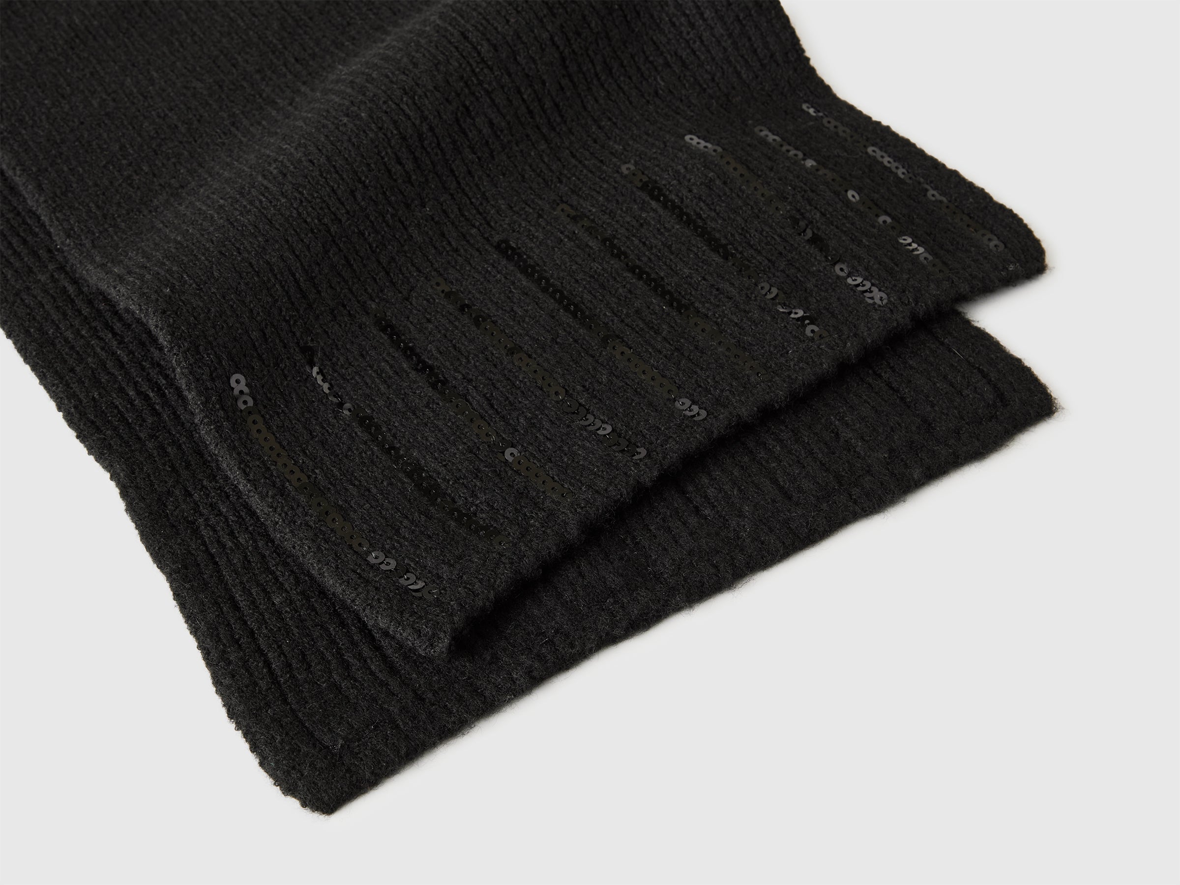Écharpe com lantejoulas - ucb_image_DS1