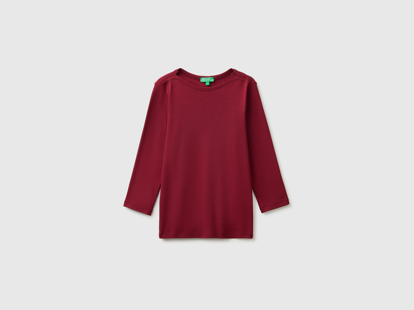 T-shirt slim fit com decote à barco - ucb_image_FS