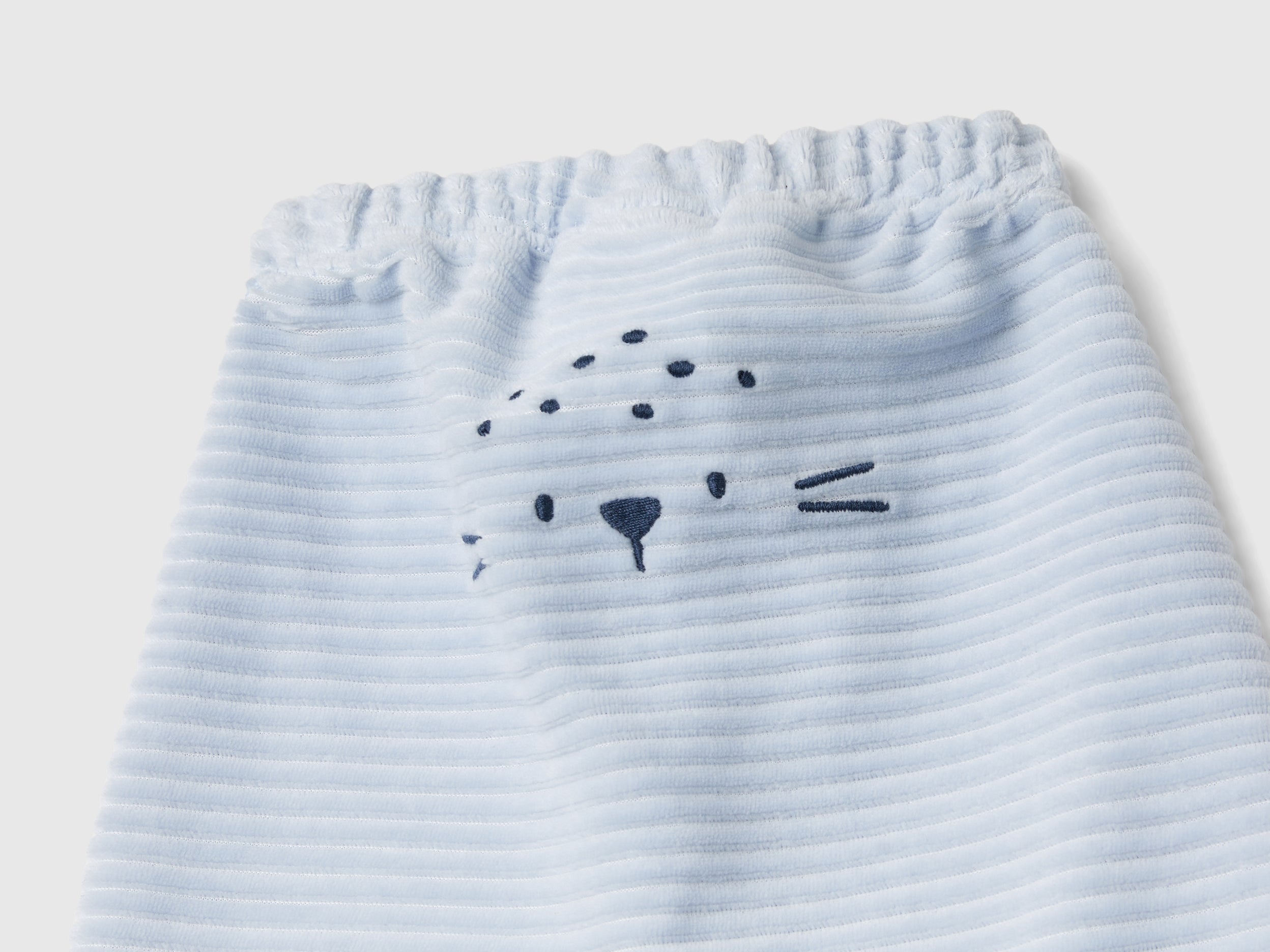 Calças em chenille com bordado - ucb_image_DS1