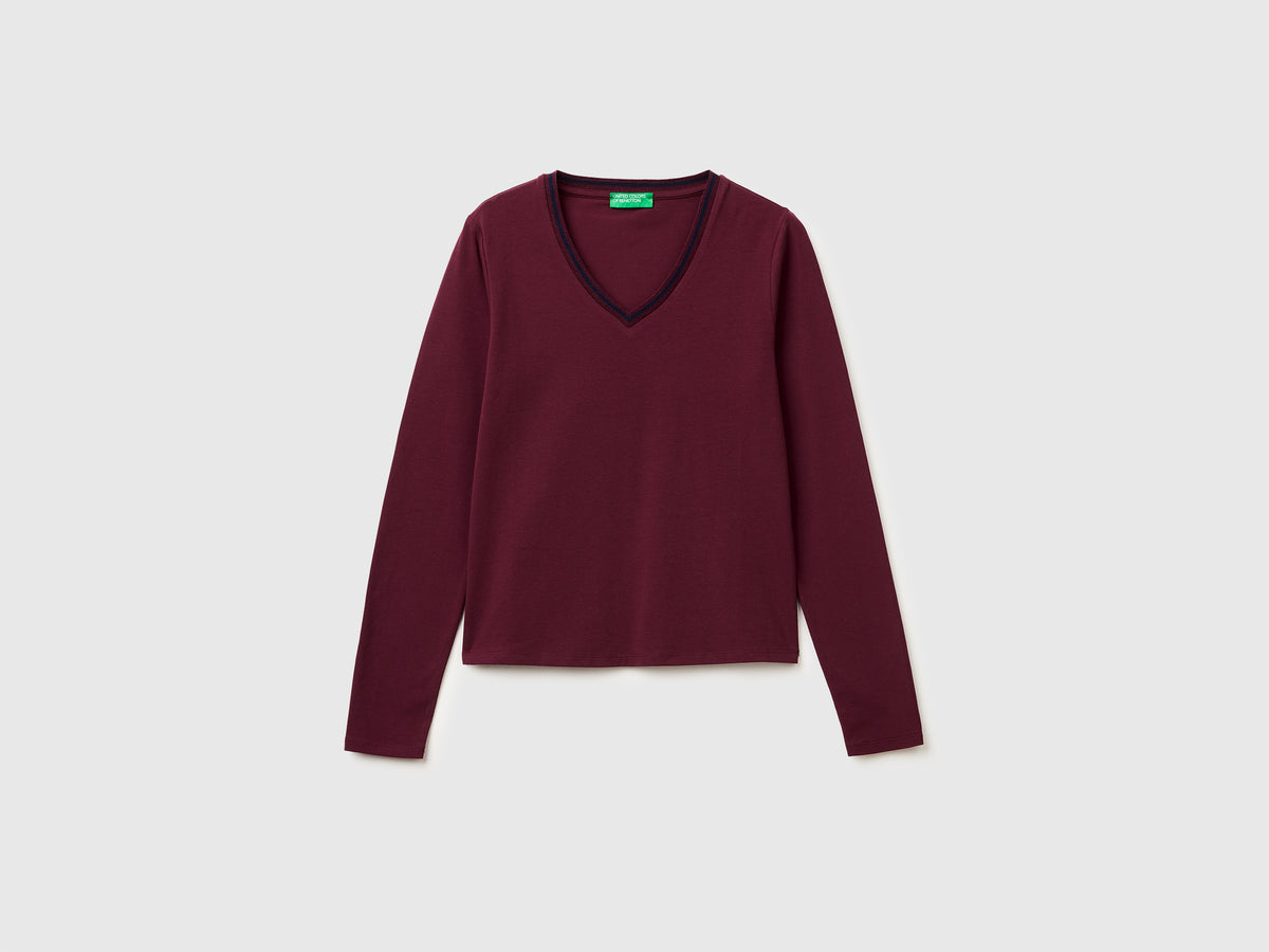 T-shirt ajustada com decote em V - ucb_image_FS