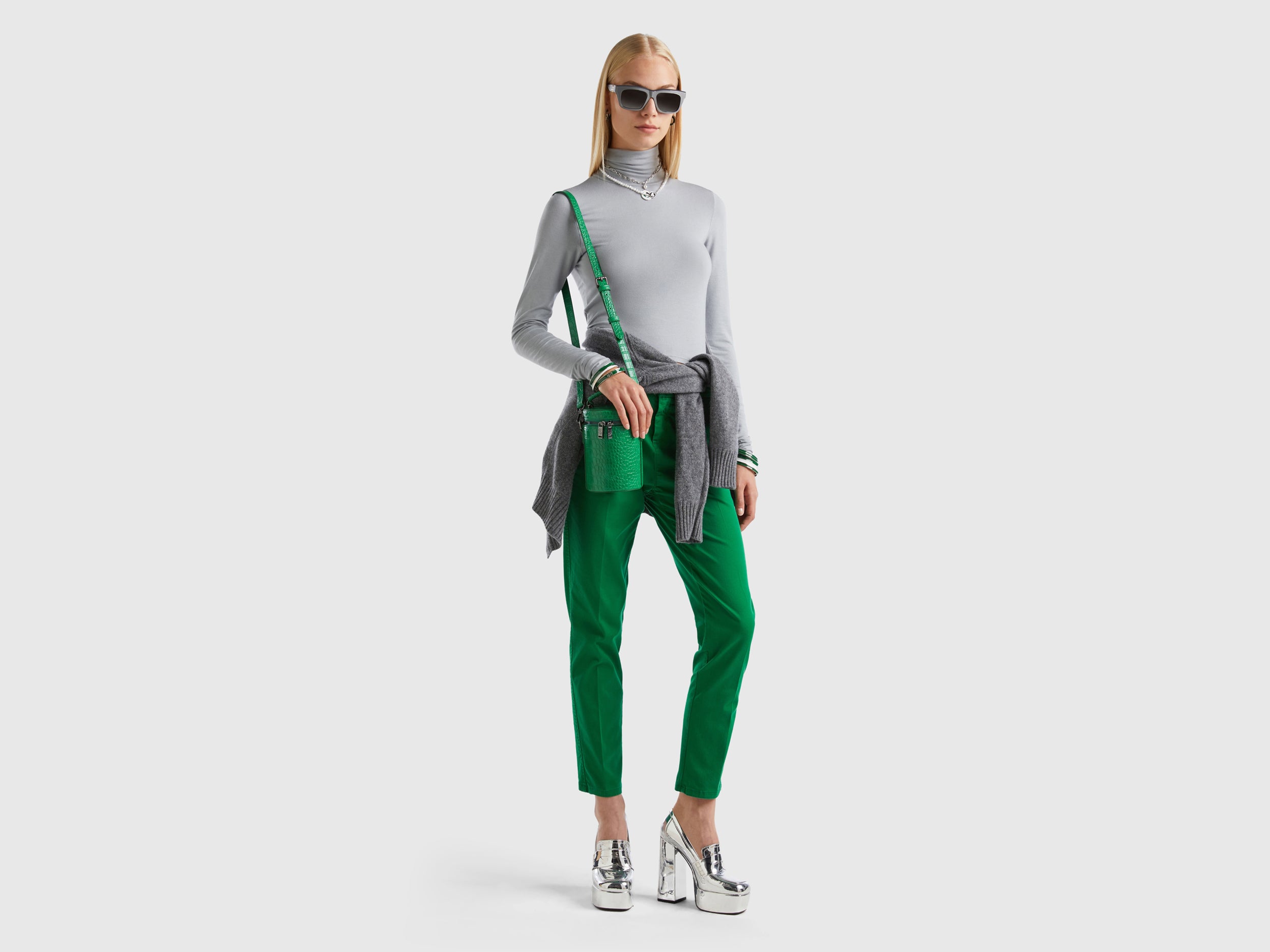 T-shirt com gola alta - ucb_image_FY