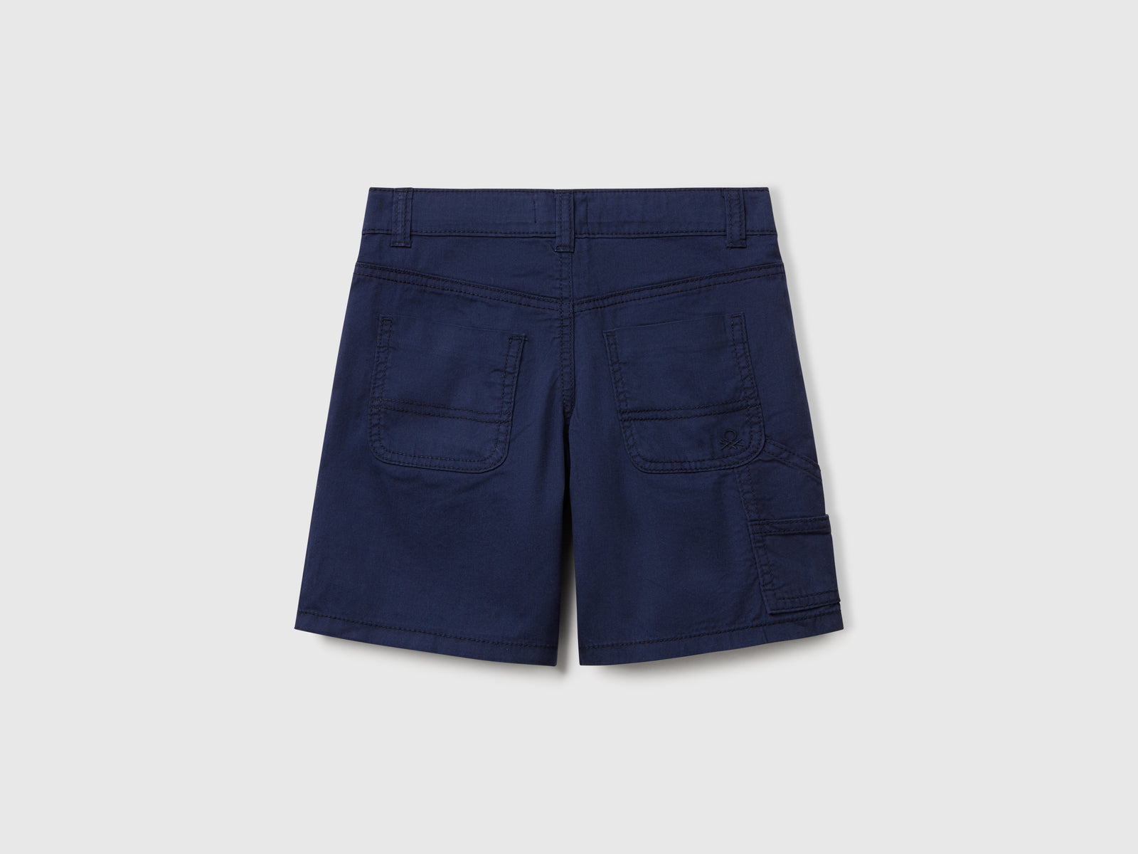Bermudas leves com bolsos - ucb_image_BS