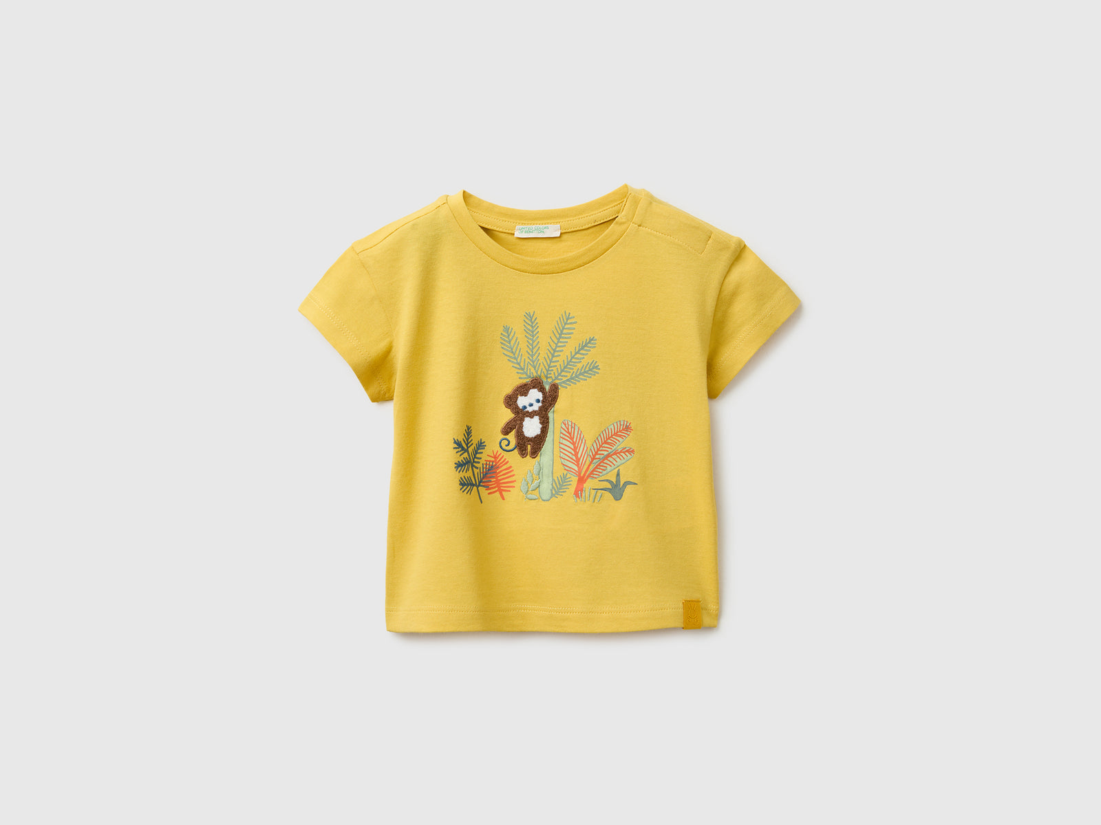 T-shirt com estampa e bordado - ucb_image_FS