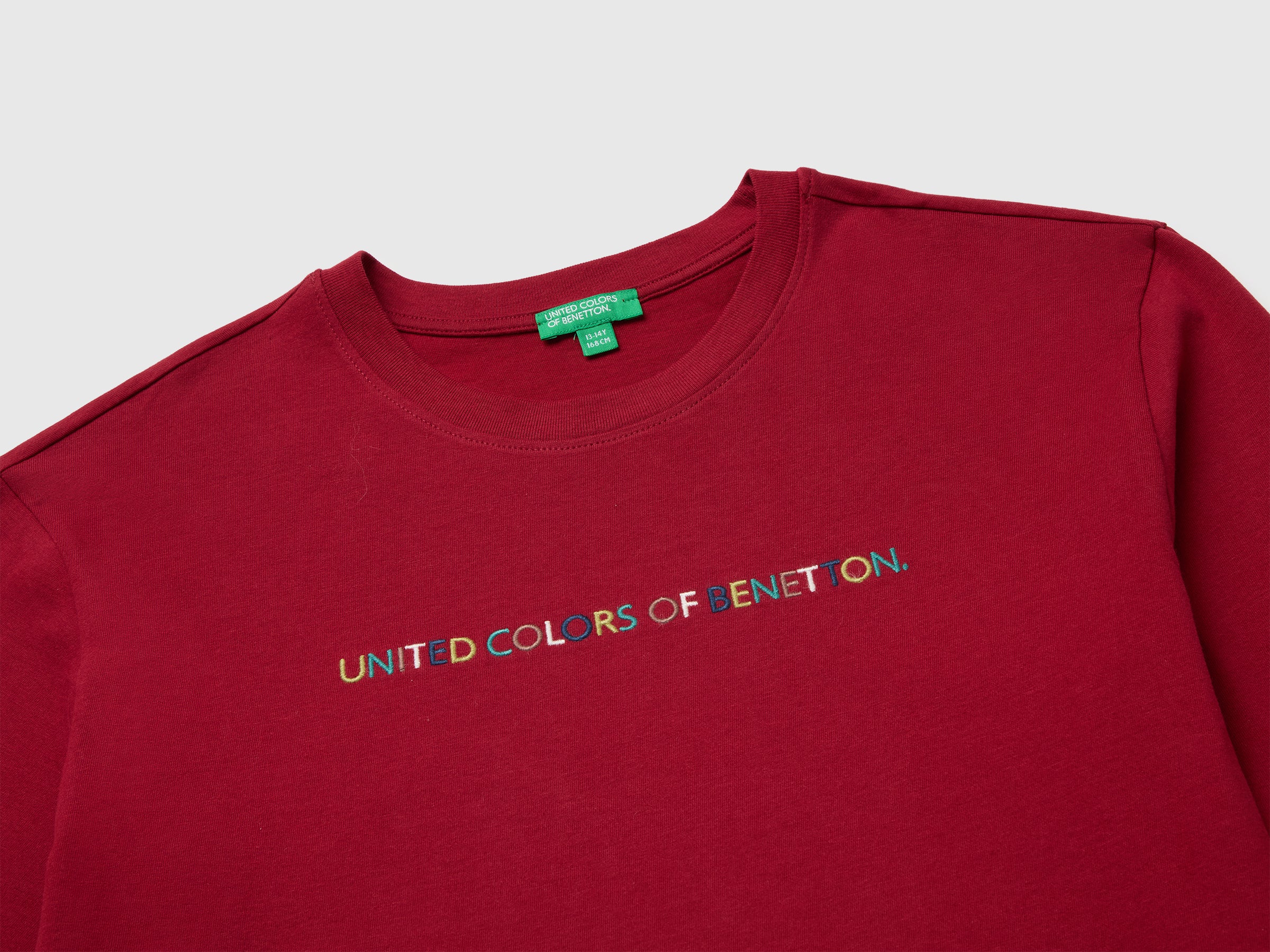 T-shirt com estampa e bordado - ucb_image_DS1