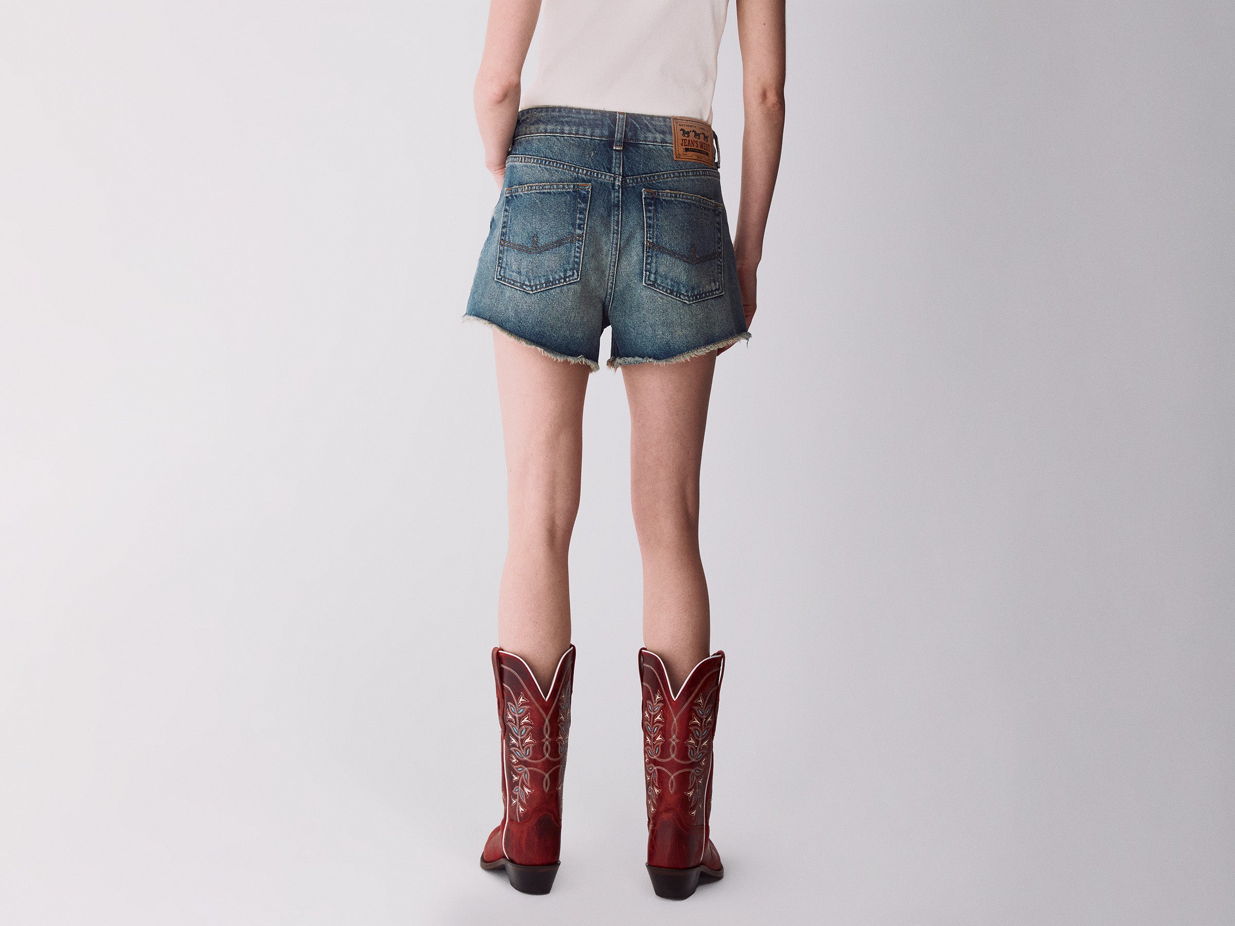 Shorts de jeans com franjas - ucb_image_B