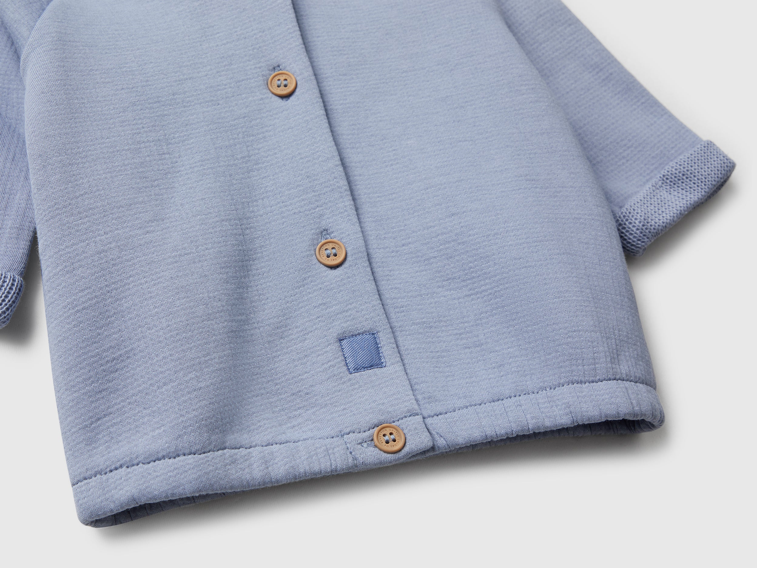 Casaco com capuz e estampa atrás - ucb_image_FY