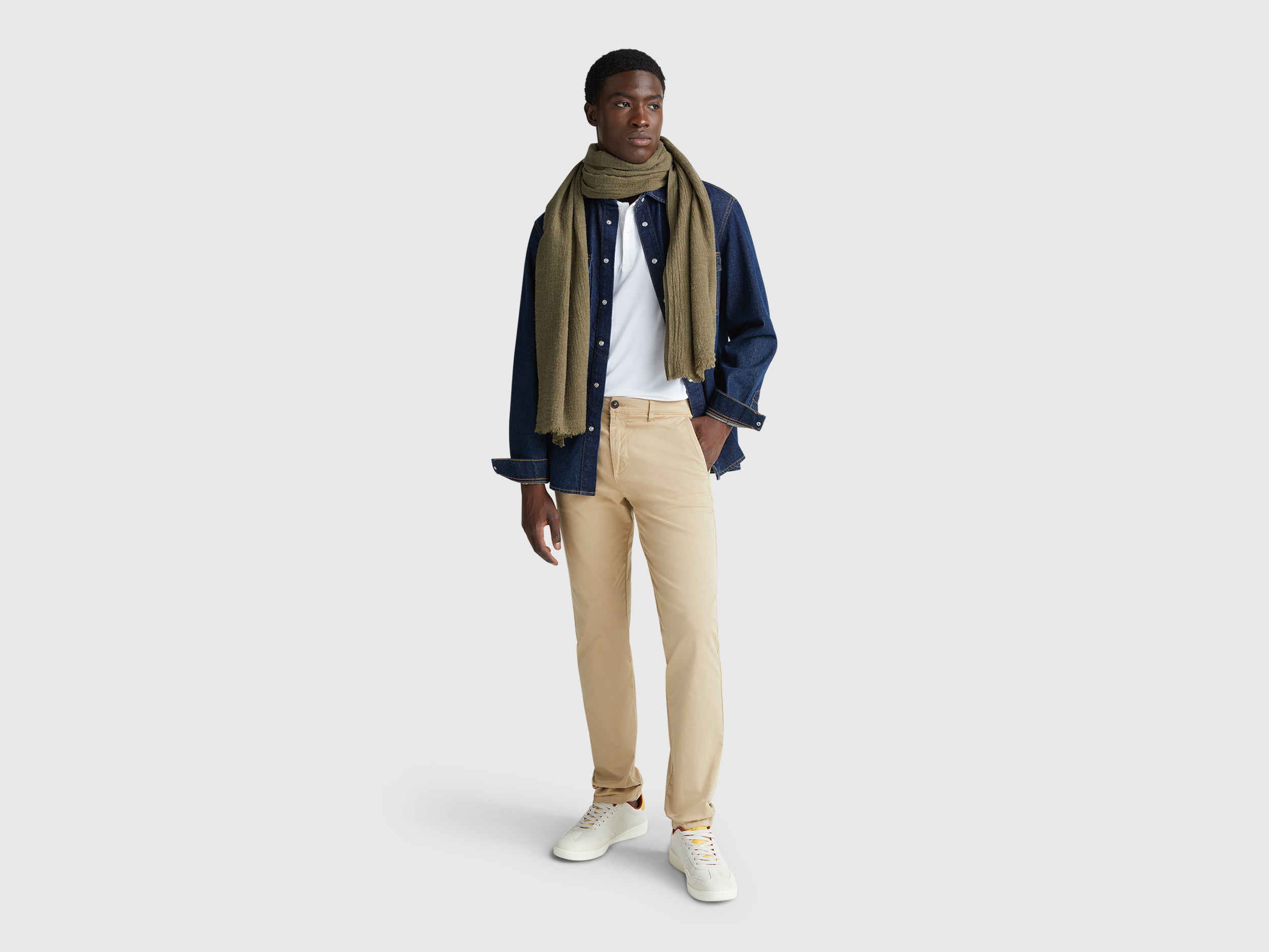 Chinos slim fit em algodão - ucb_image_FY