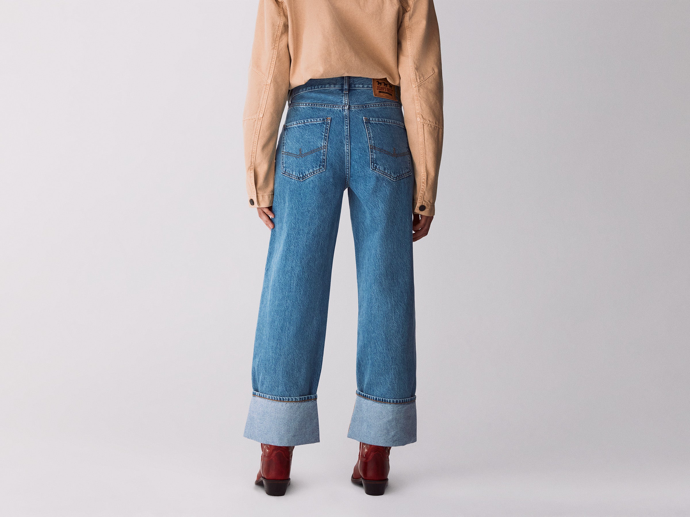 Jeans cropped com dobra lavagem clara - ucb_image_B
