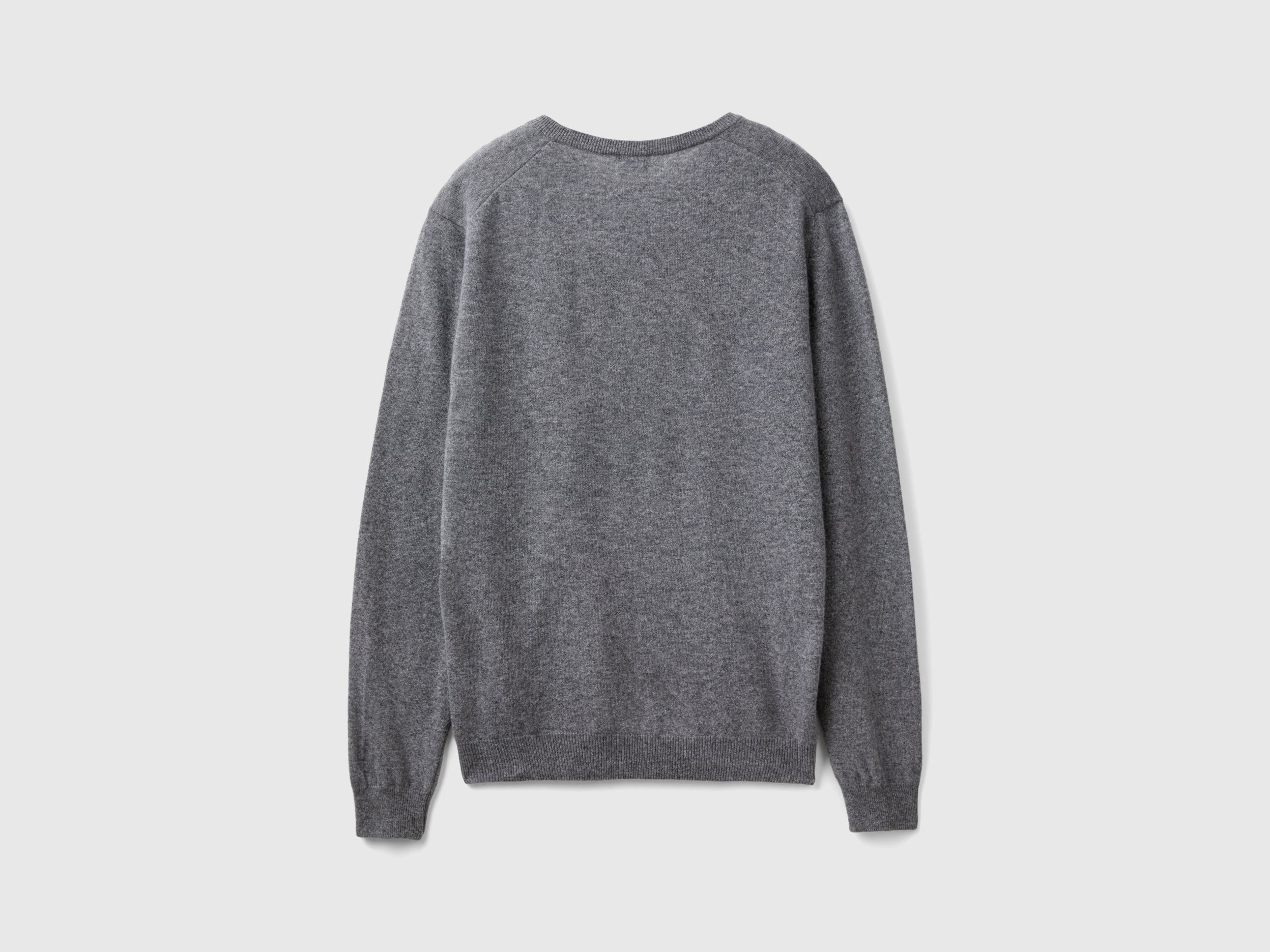 Camisola decote em V cinzenta em pura lã Merino - ucb_image_BS