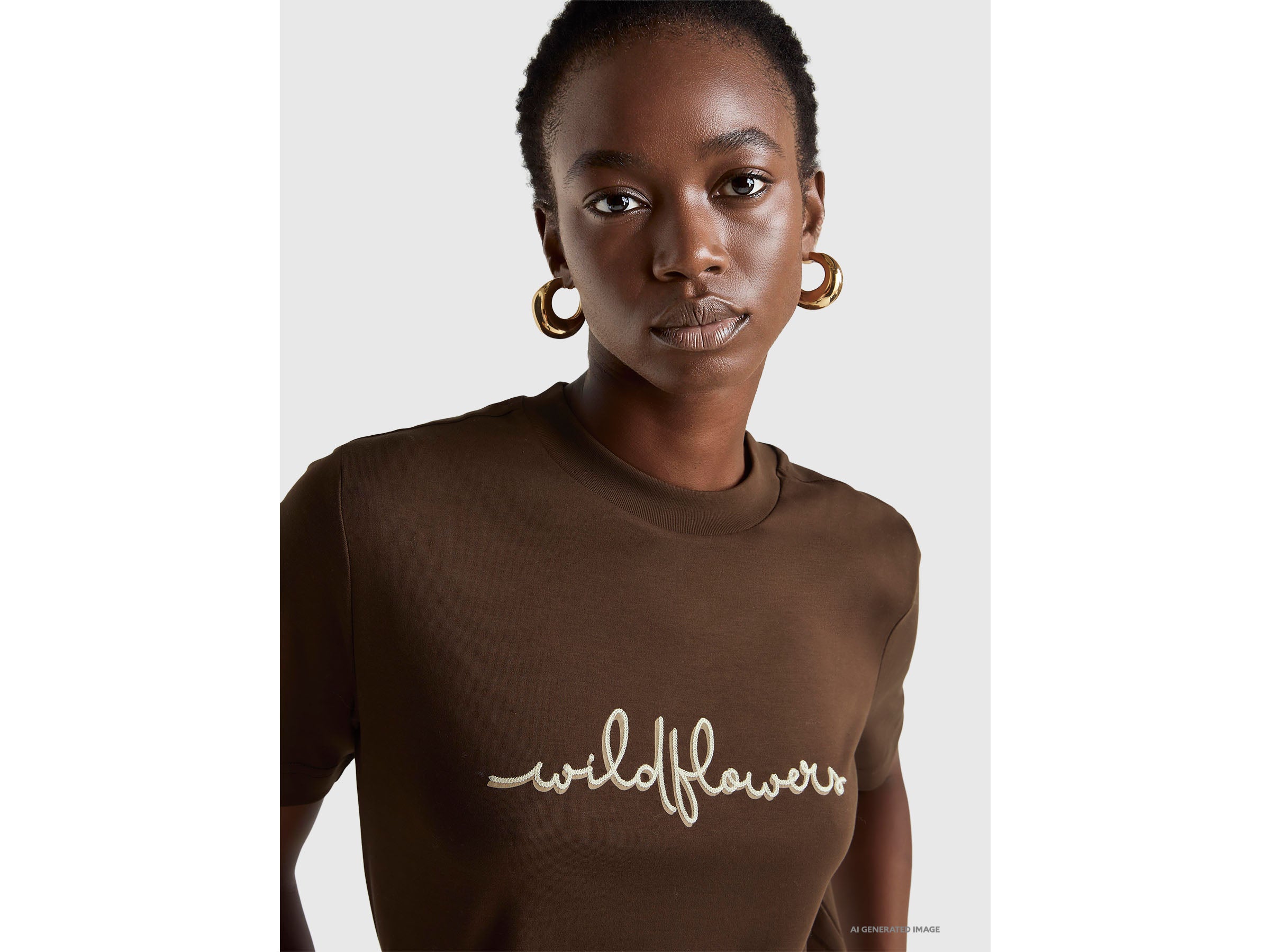 T-shirt com estampa e bordado - ucb_image_FY