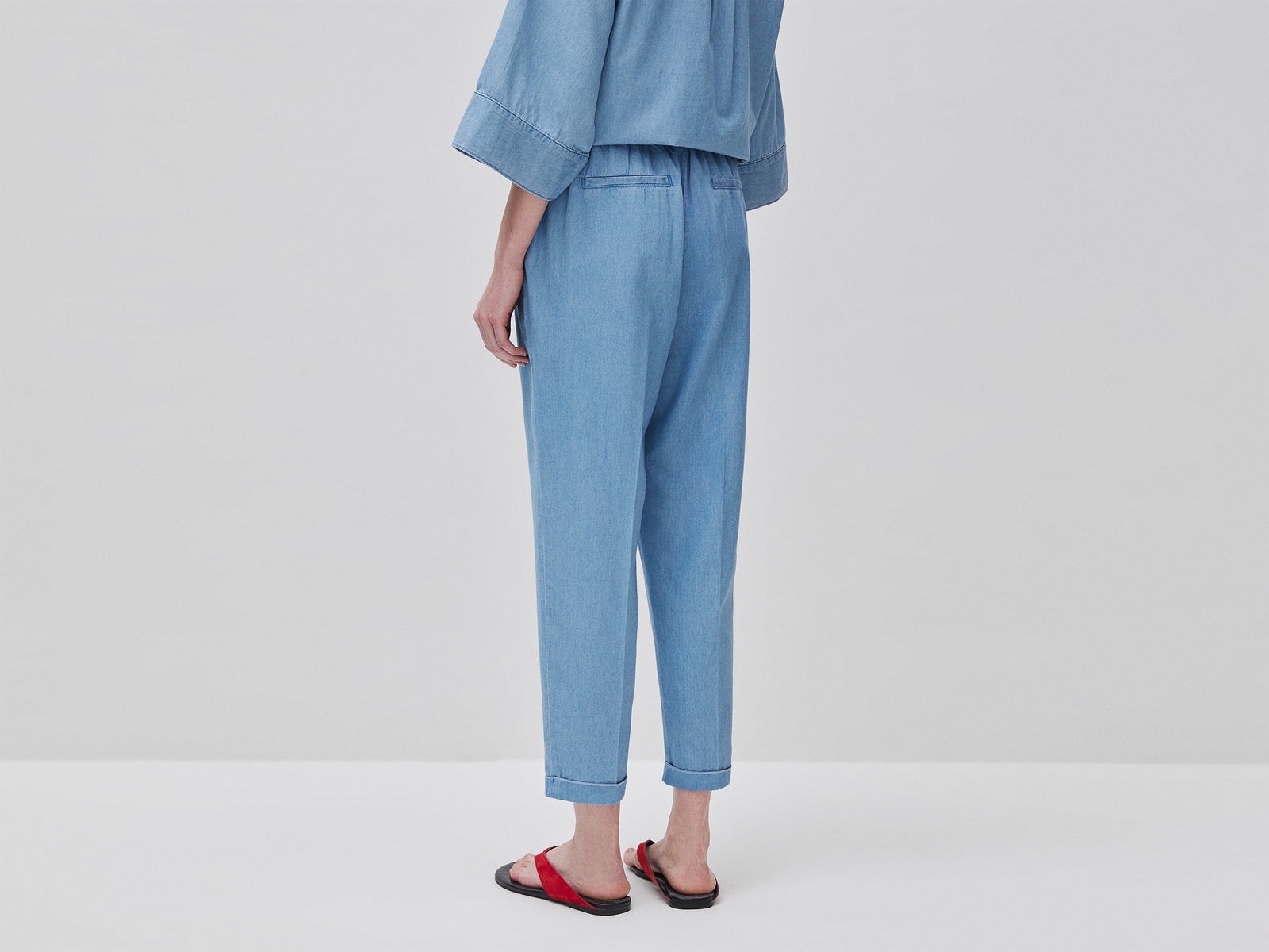 Chinos em chambray com elástico - ucb_image_B