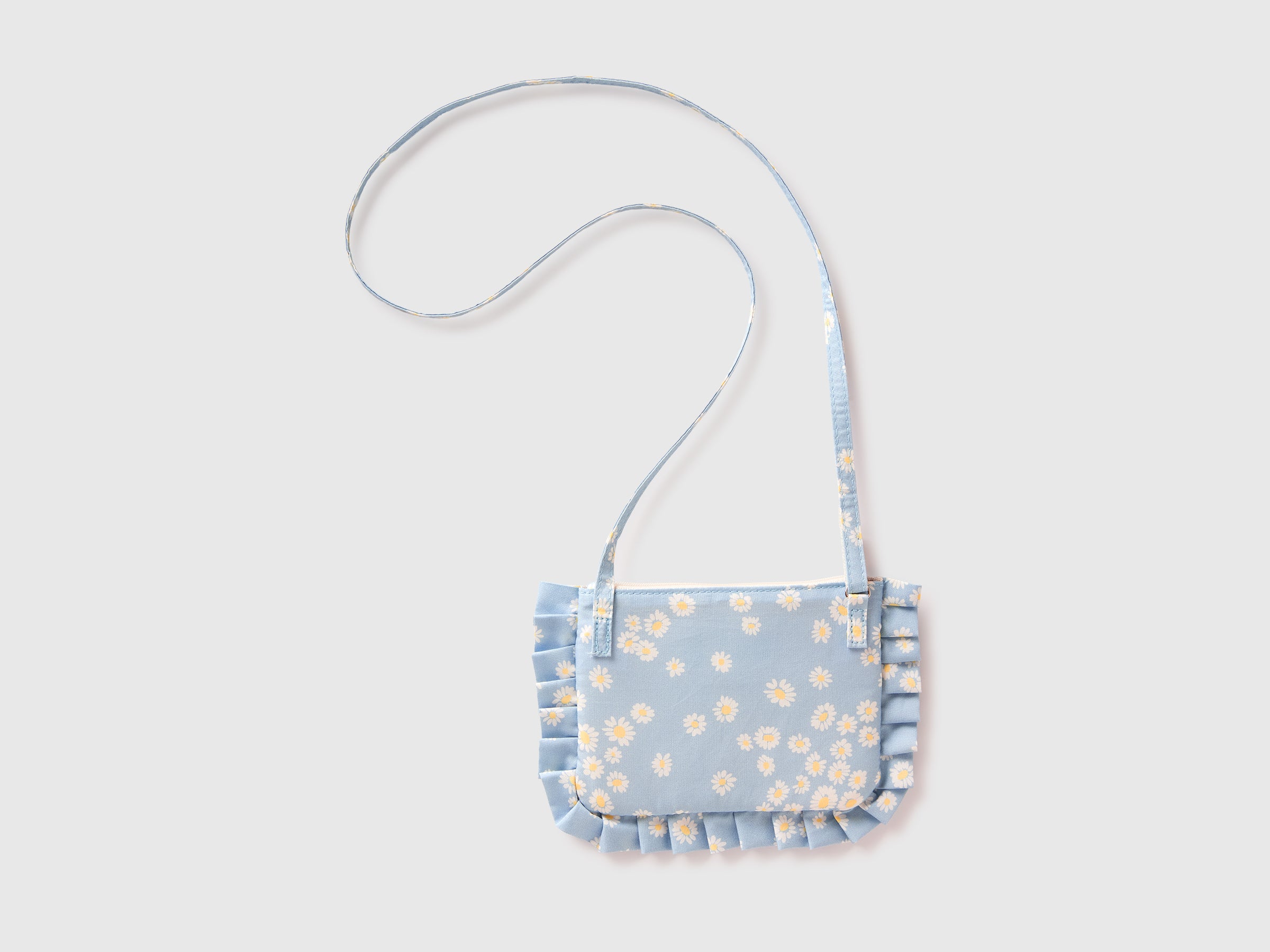 Bag with rouches and bow - ucb_image_BS