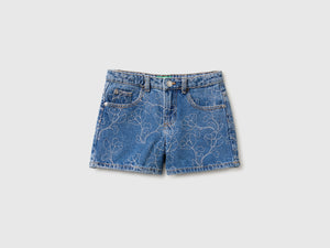 Short en jean brodé