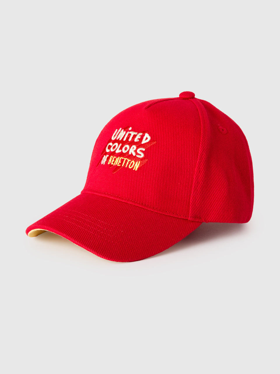 Red baseball cap with logo embroidery - ucb_image_FS