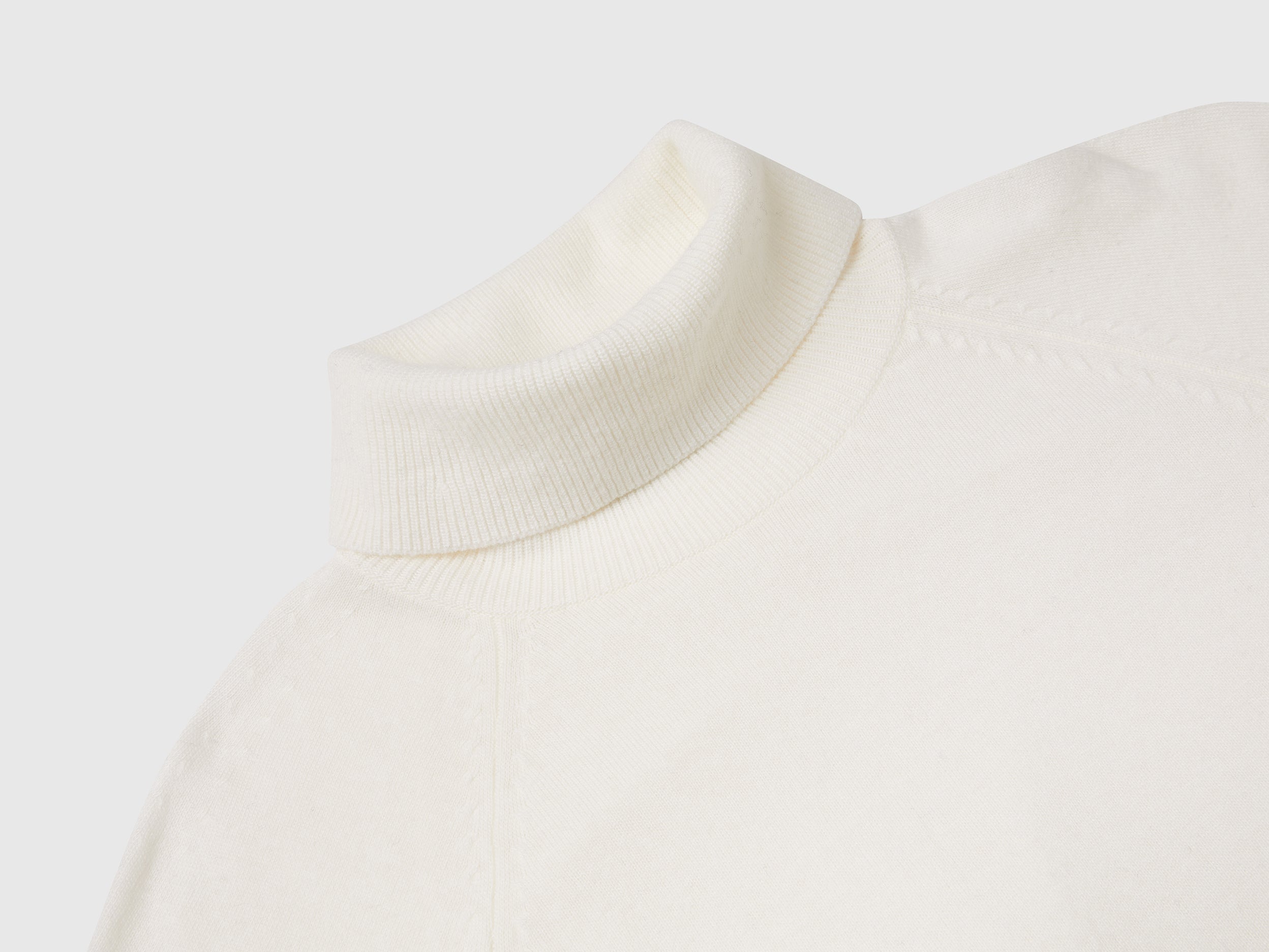 Cream turtleneck sweater in cashmere and wool blend - ucb_image_DS1