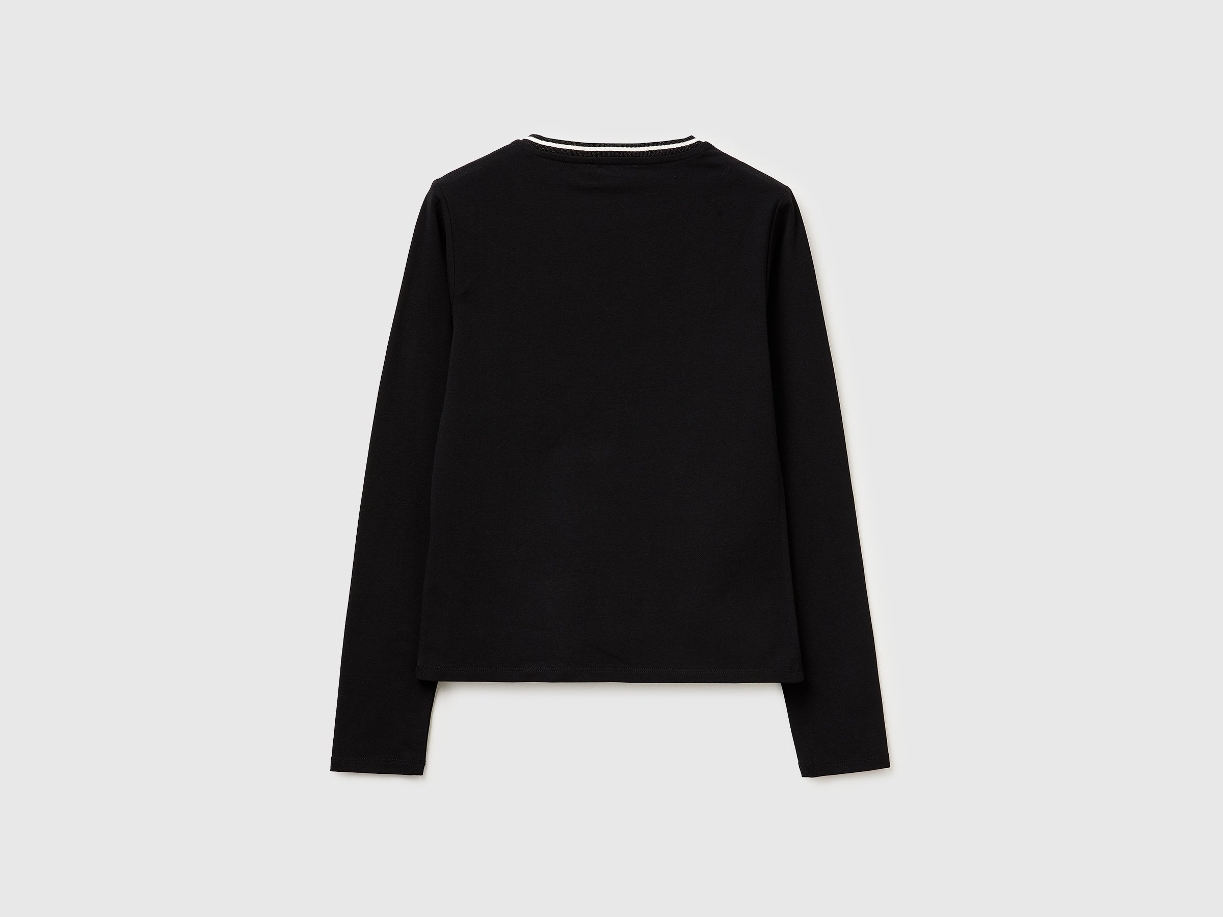 Fitted V-neck T-shirt - ucb_image_BS