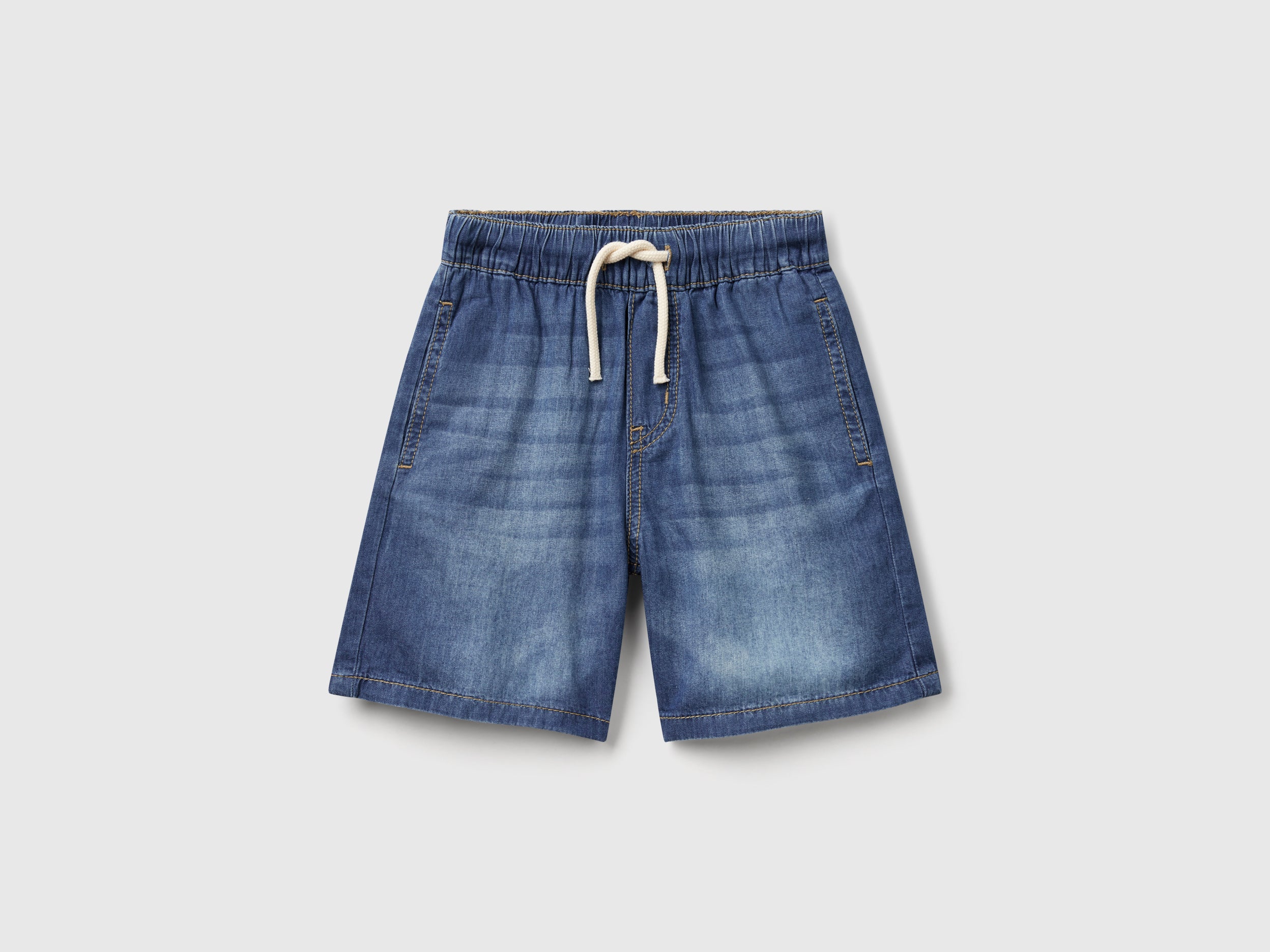 Bermuda shorts in chambray - ucb_image_FS
