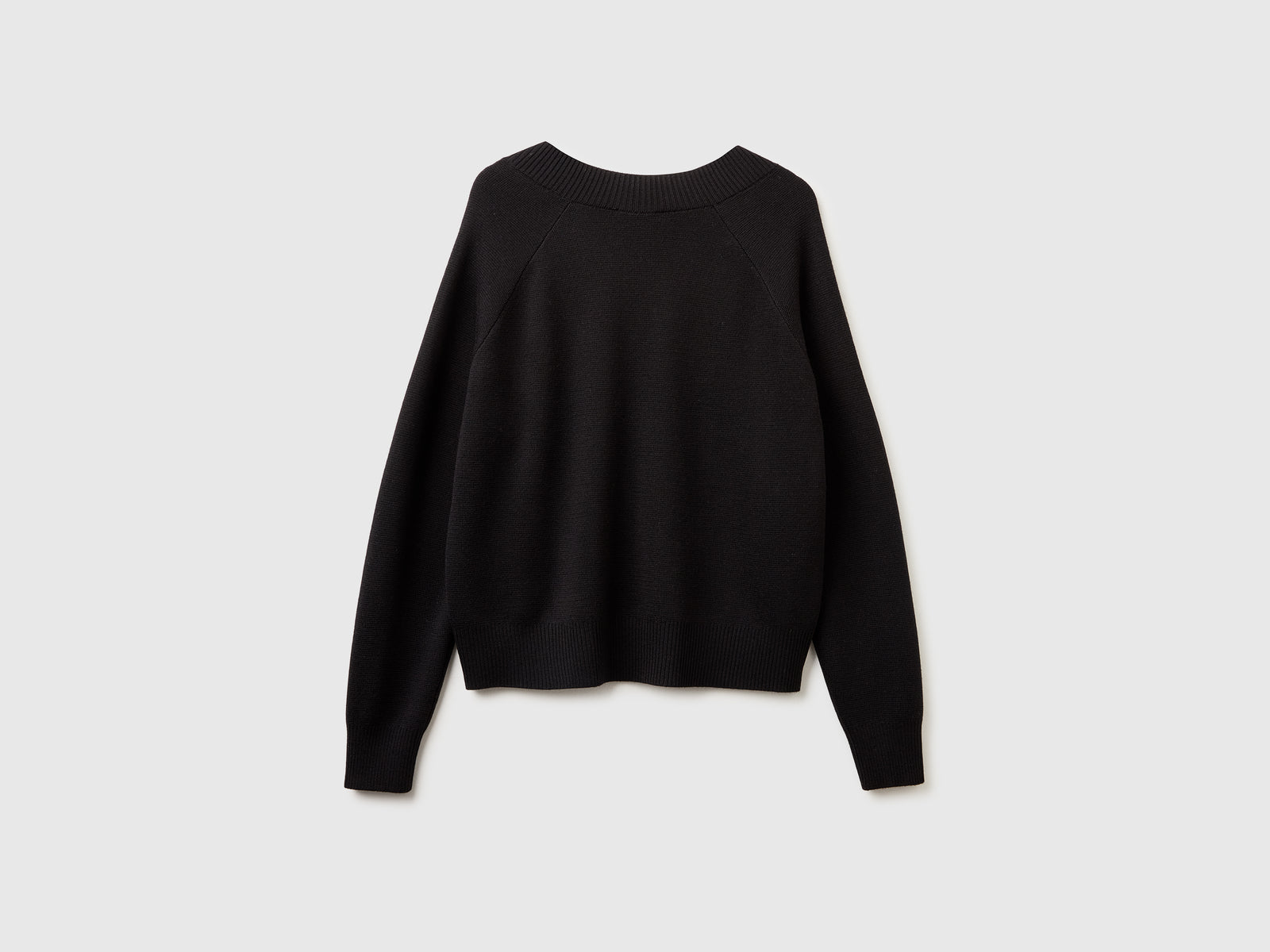 Knit sweater with V-neck - ucb_image_BS
