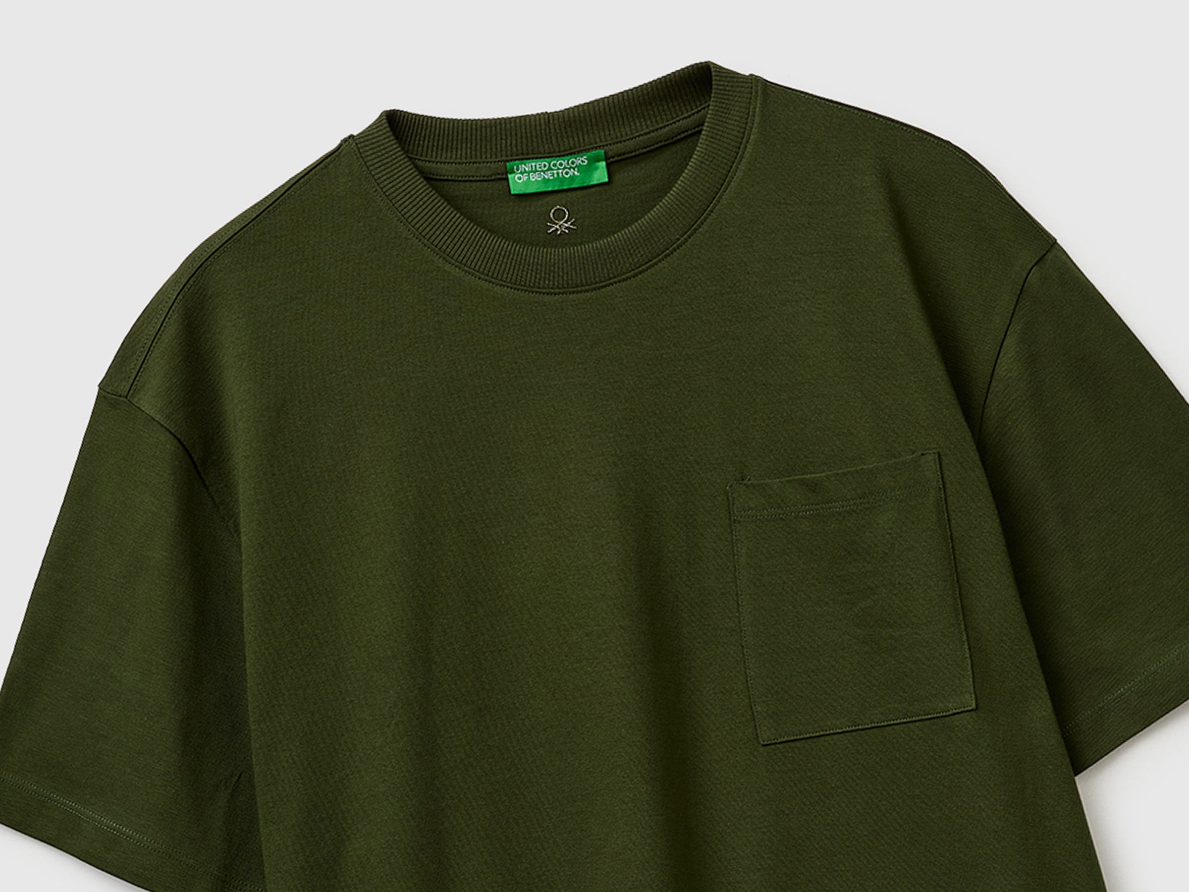 T-shirt with pocket - ucb_image_FY