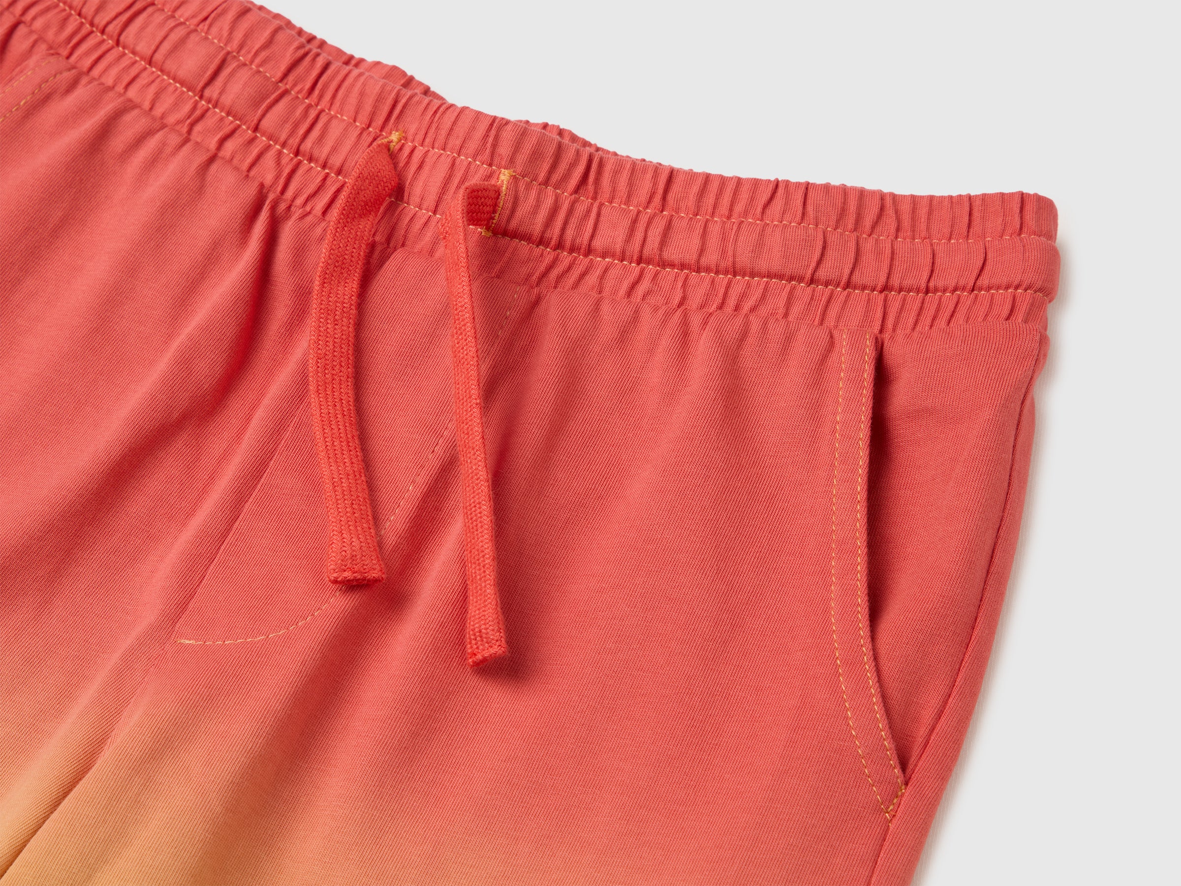 Dip-dye effect Bermuda shorts - ucb_image_DS1