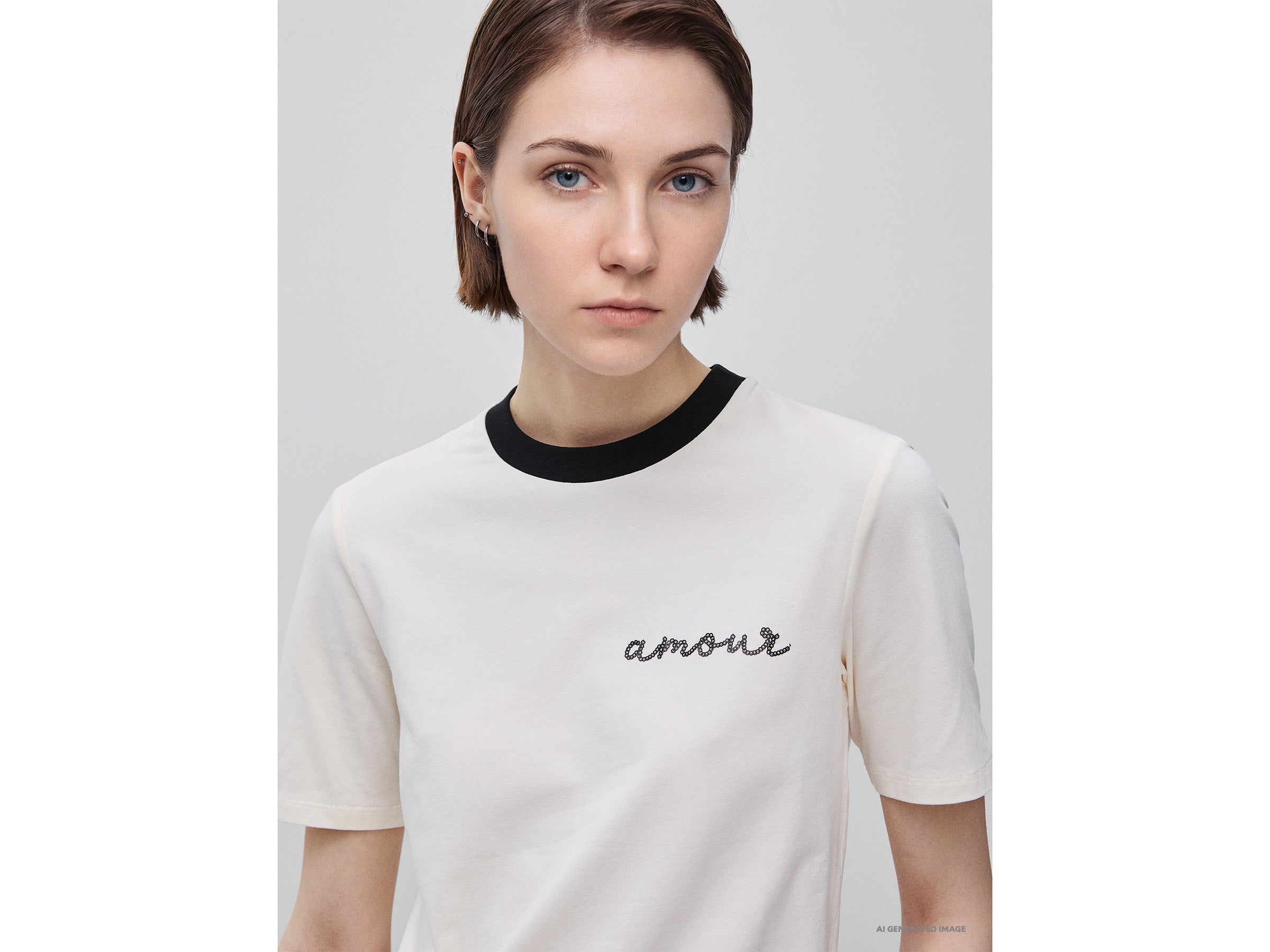 T-shirt com bordado "amour" - ucb_image_FY