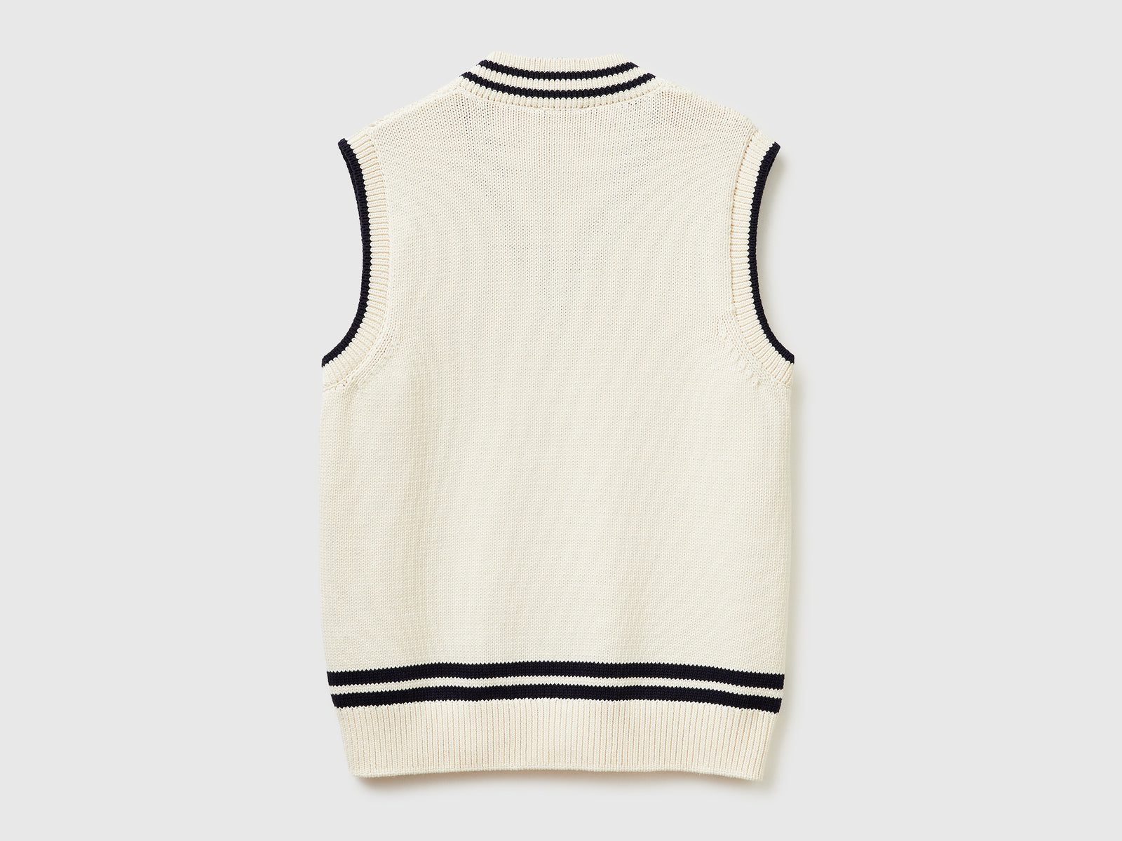 V-neck vest with braids - ucb_image_BS