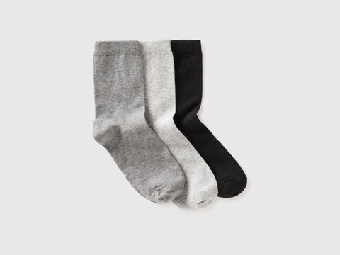 Three pairs of solid-colored medium socks - ucb_image_FS
