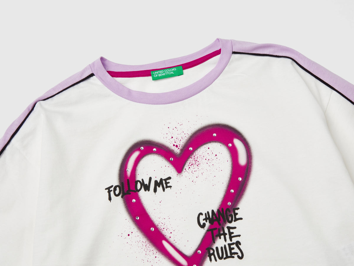 T-shirt com estampa graffiti e strass - ucb_image_DS1