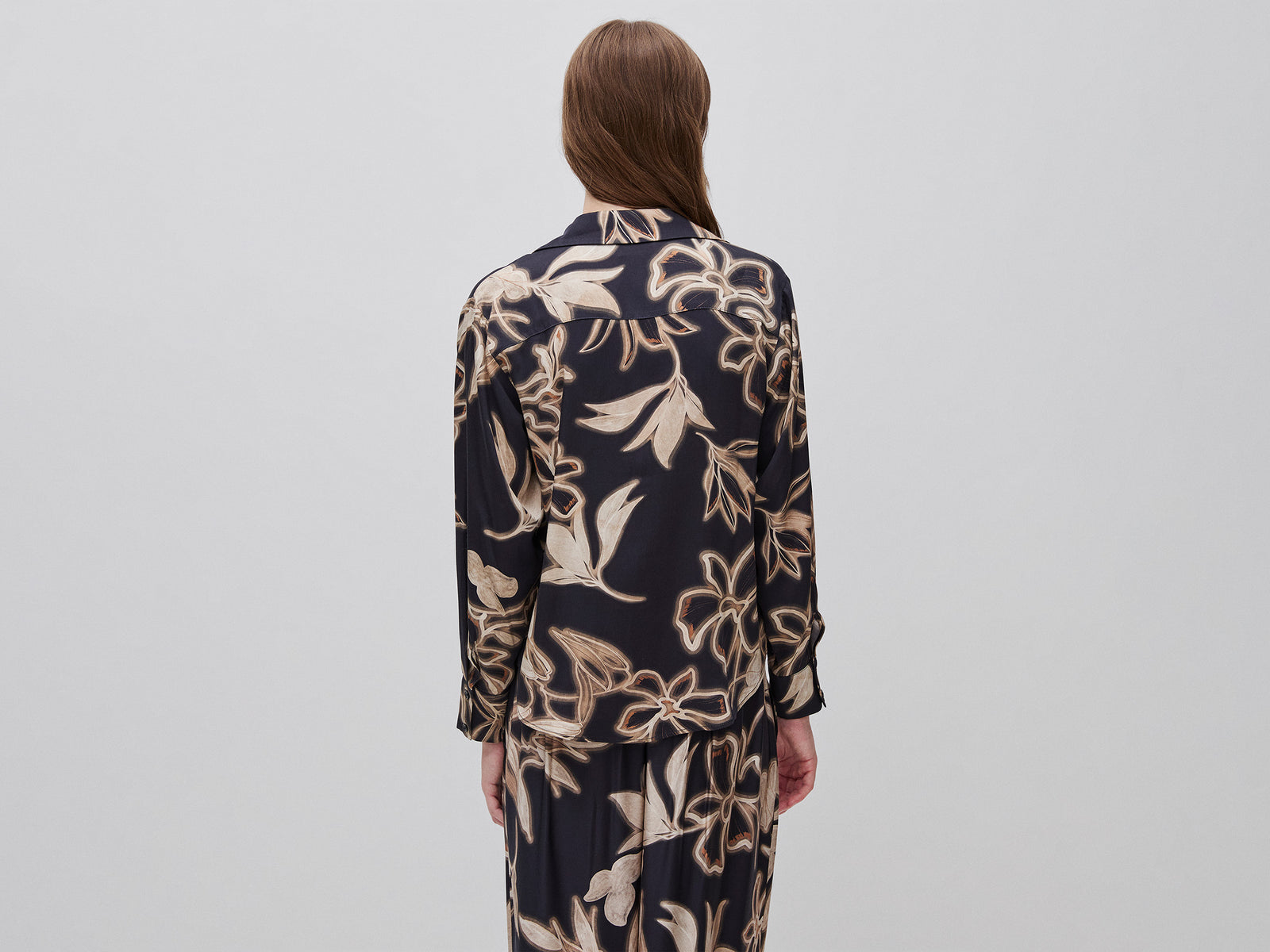 Camisa de cetim com estampado floral - ucb_image_B