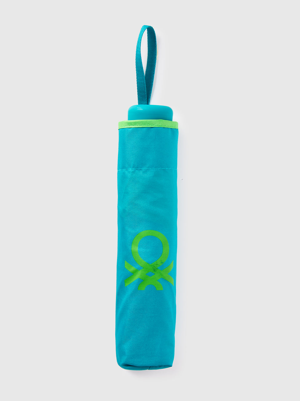 Turquoise umbrella - ucb_image_FS