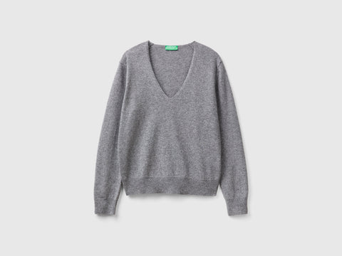 Camisola cinzento rato com decote em V em pura lã Merino - ucb_image_FS