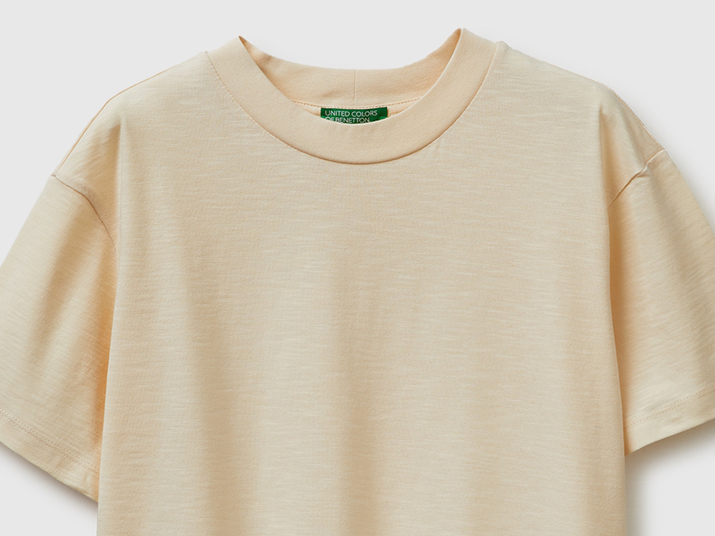 Crew neck t-shirt in lightweight cotton - ucb_image_DS1