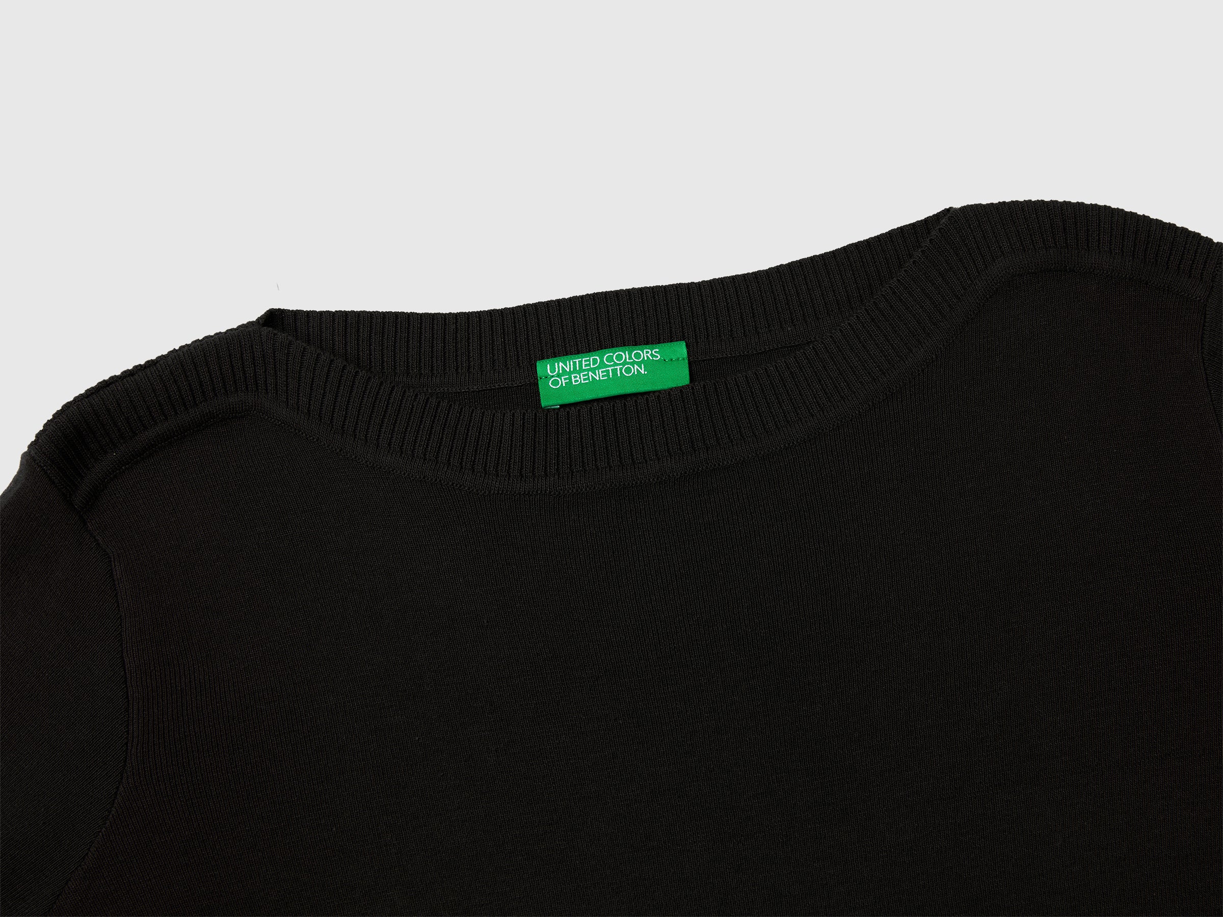 Black sweater with boat neck - ucb_image_DS1