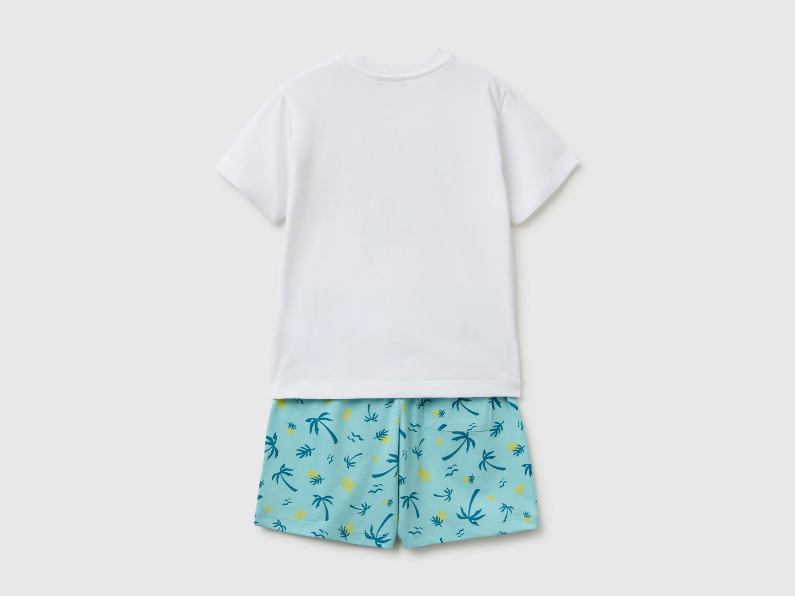 Conjunto t-shirt e shorts estampados - ucb_image_BS