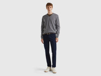Gray V-neck sweater in pure Merino wool - ucb_image_FY