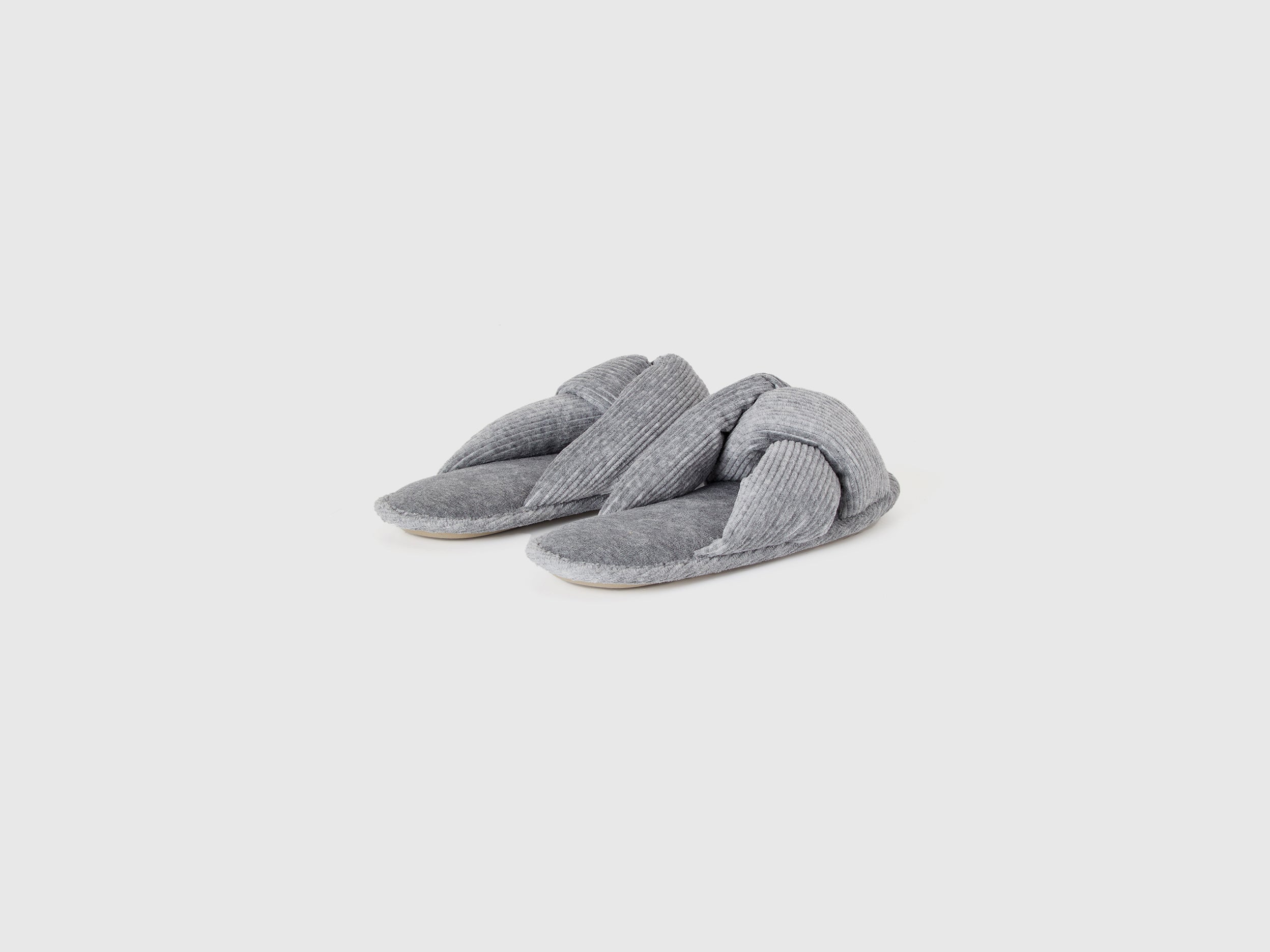 Pantufas com cabedal entrelaçado - ucb_image_BS