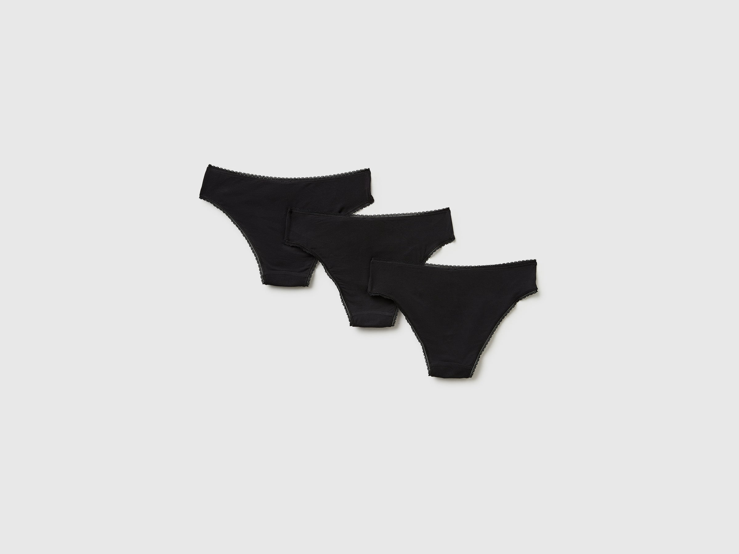 Three briefs in stretch Modal - ucb_image_BS