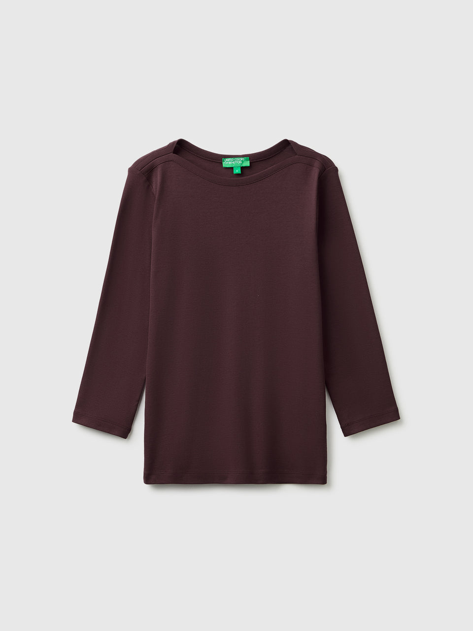 T-shirt slim fit com decote à barco - ucb_image_FS