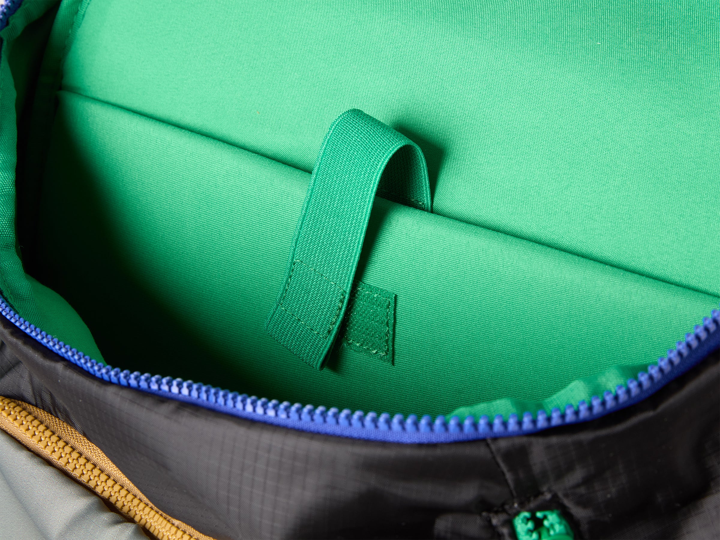 Color block nylon backpack - ucb_image_DS1