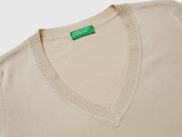 Beige V-neck sweater in tricot cotton - ucb_image_DS1