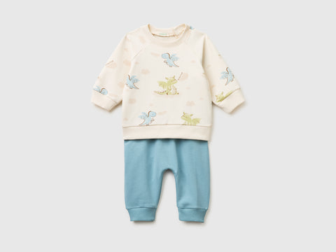 Stretch sweatshirt outfit - ucb_image_FS