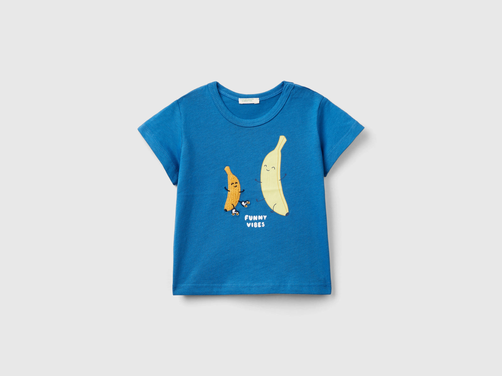 T-shirt com estampa e bordado - ucb_image_FS