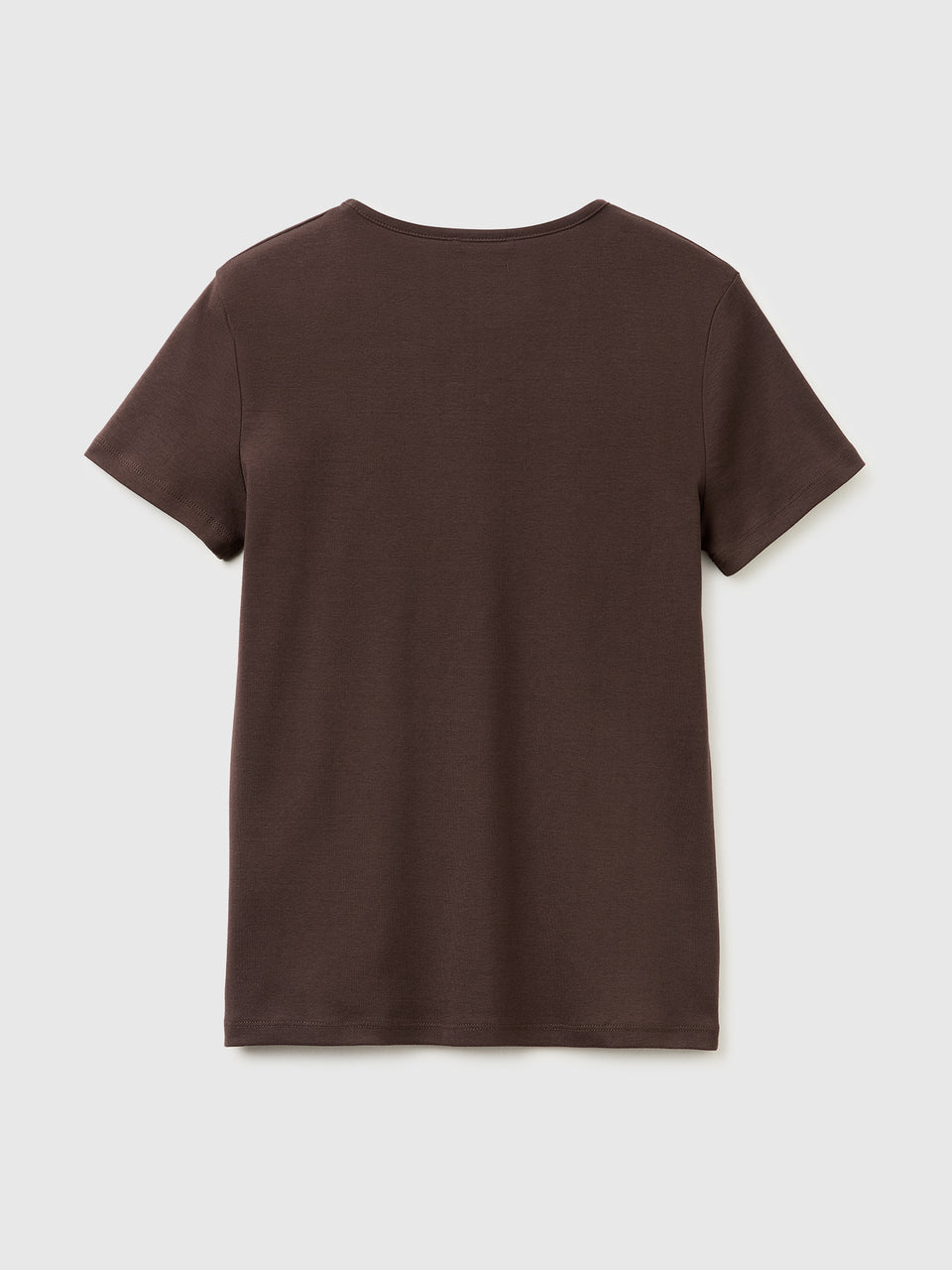 Slim fit t-shirt with V-neck - ucb_image_BS