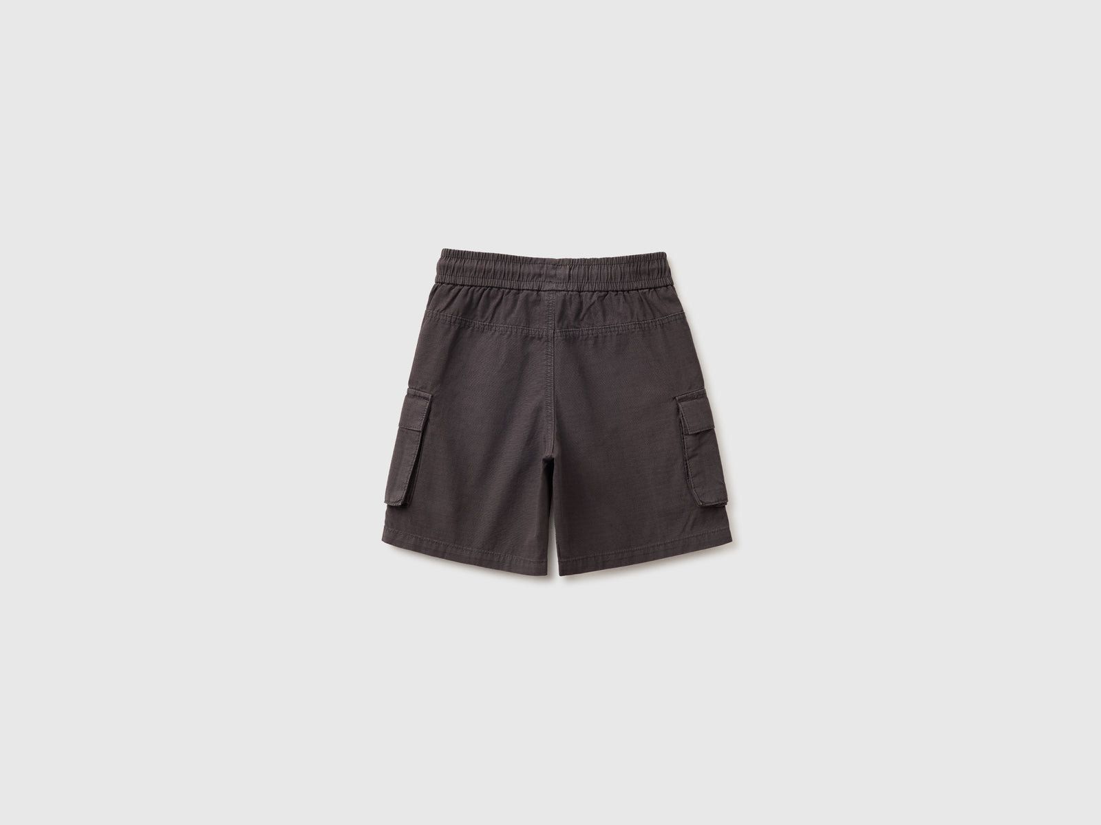 Bermuda shorts with pockets - ucb_image_BS