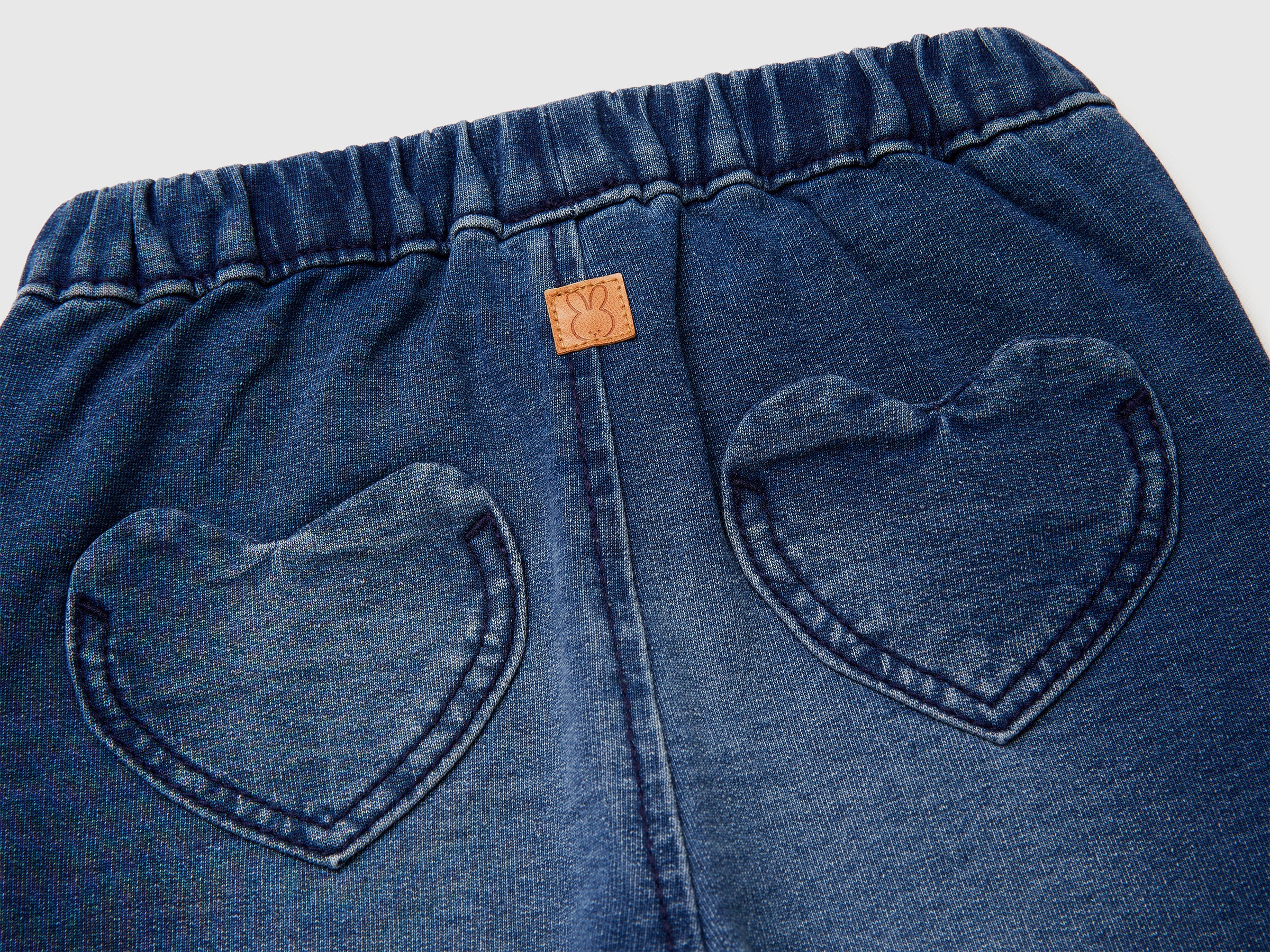 Jeans com bordado floral - ucb_image_DS1