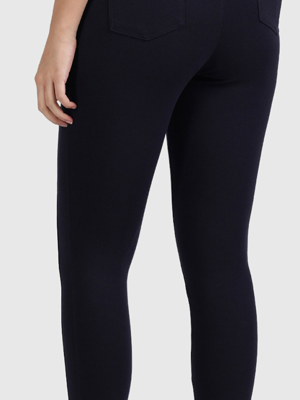 Polyester Leggings in Cut and Sew Design image number null