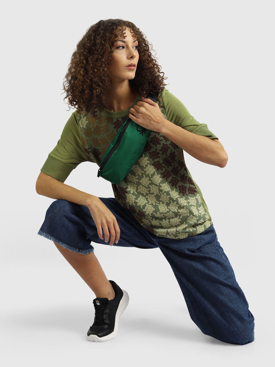 Short Sleeve Knit Woven Top Wt Turtle  Print image number null